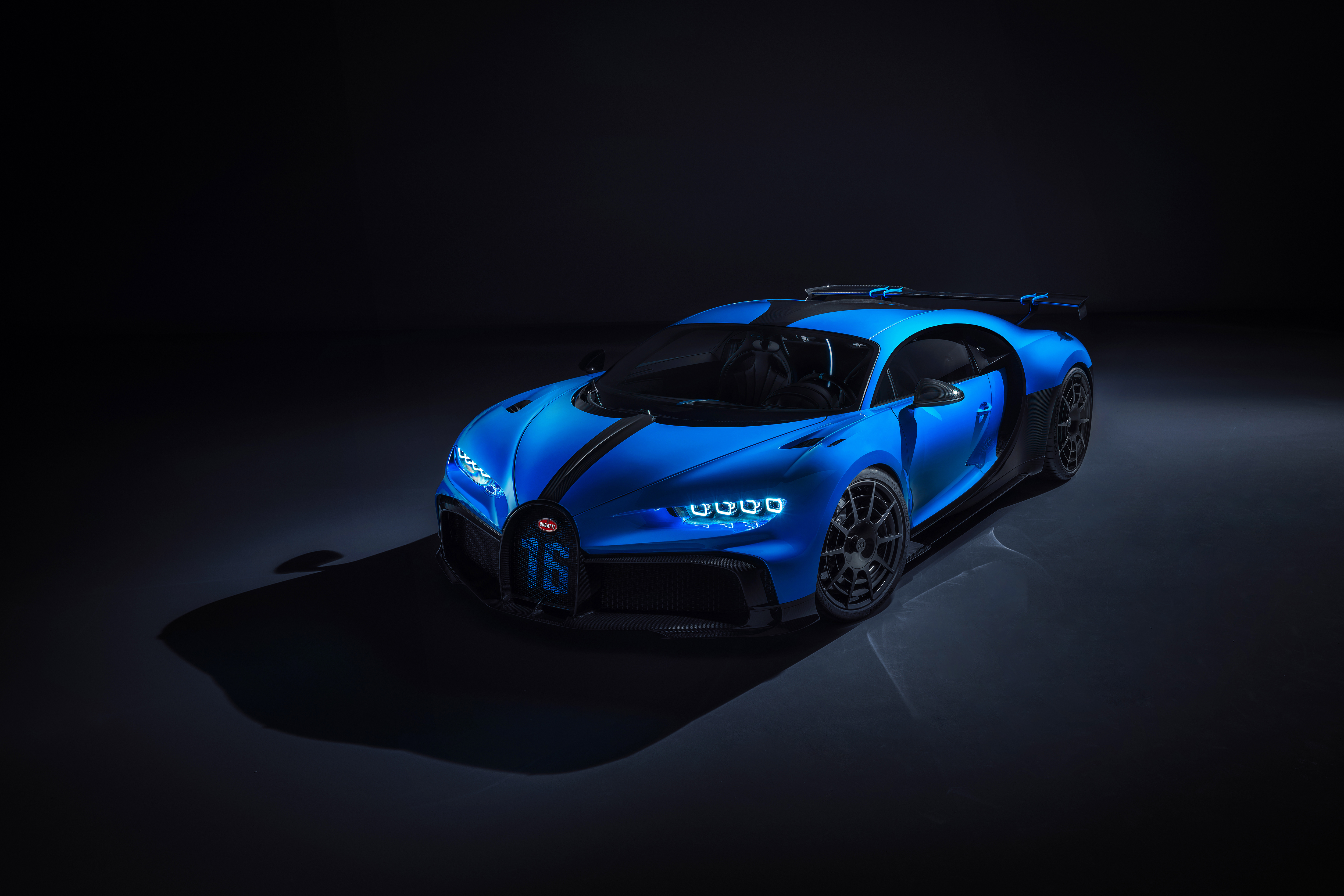 桌面上的壁纸BUGATTI CHIRON PUR SPORT 布加迪 2020年的汽车