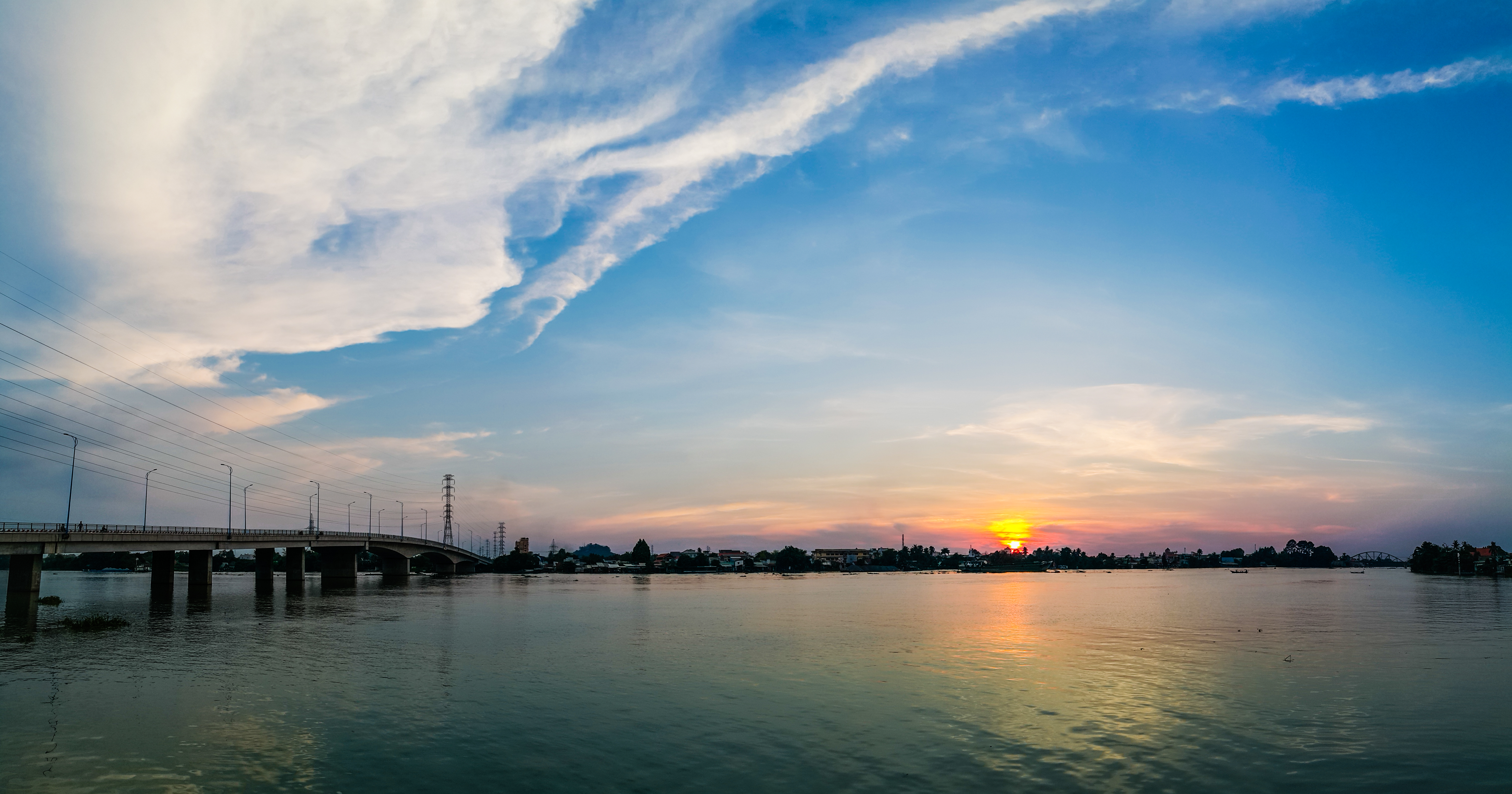 Wallpapers river sky skyline on the desktop