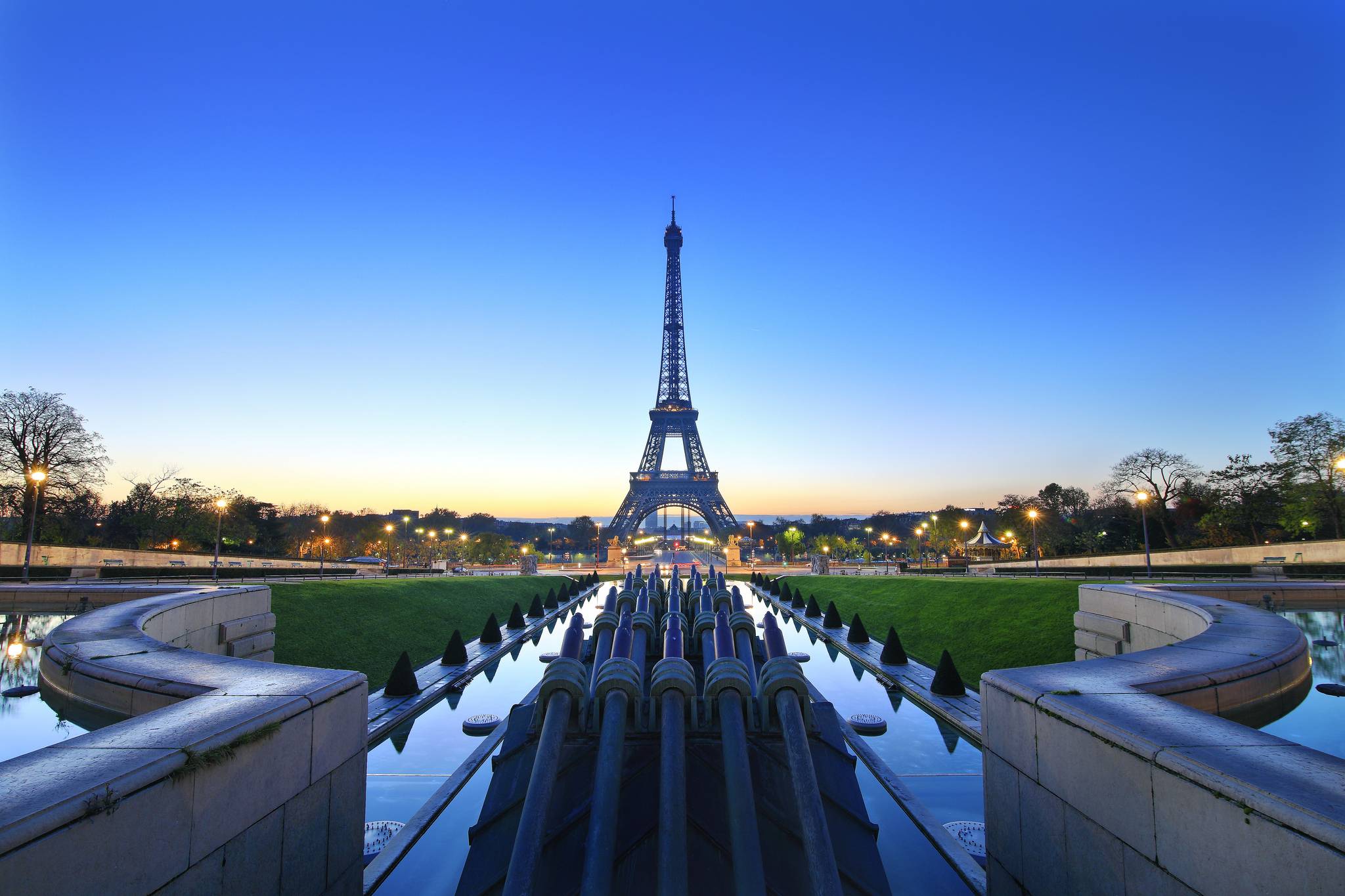 桌面上的壁纸法国 埃菲尔铁塔 纪念碑