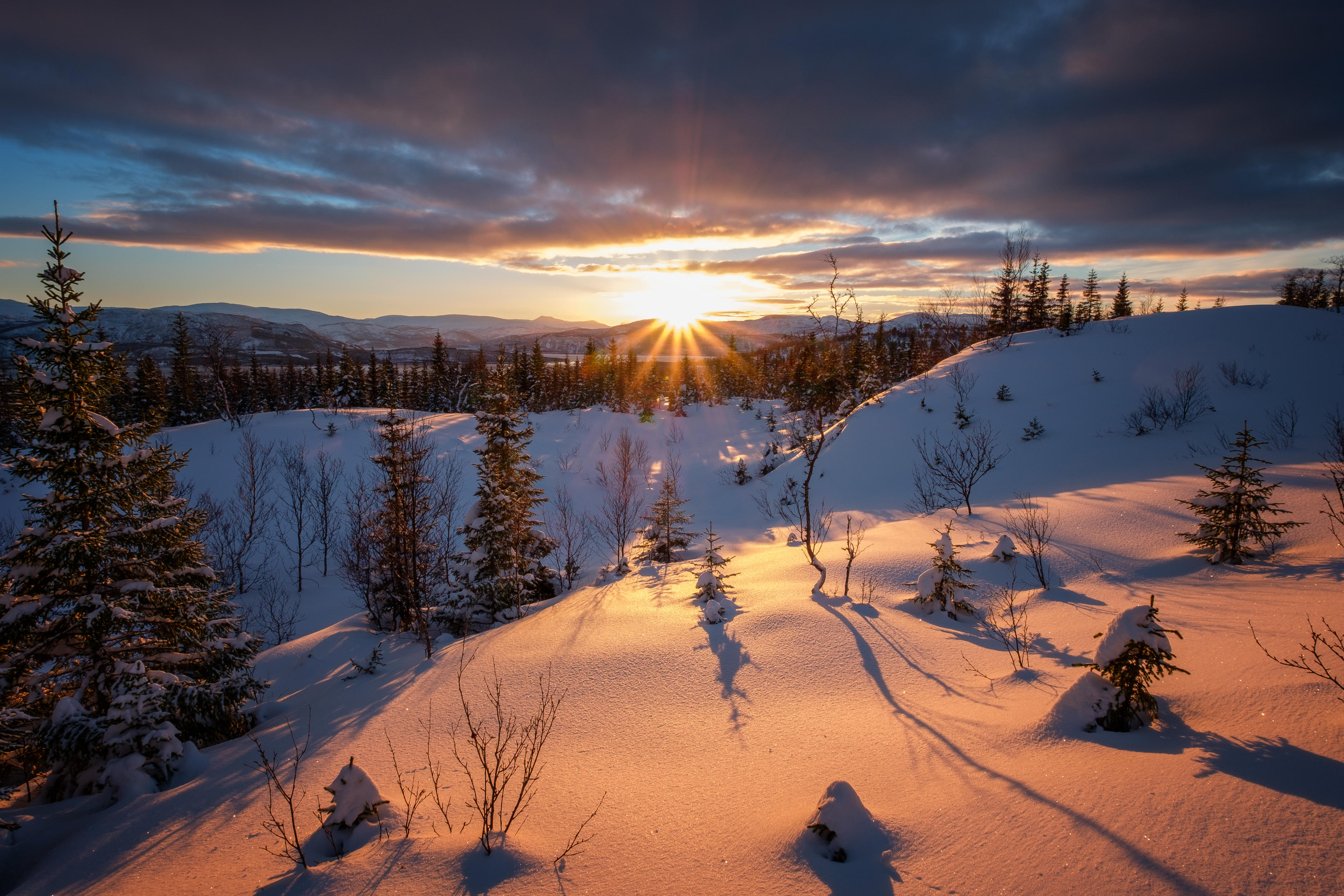 Free photo Desktop wallpaper winter, sunset