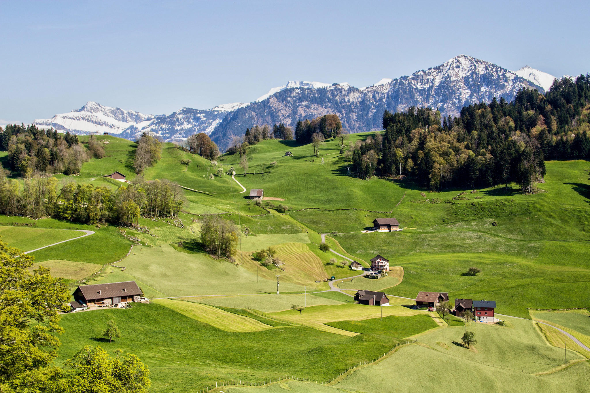 Wallpapers mountains hills houses on the desktop