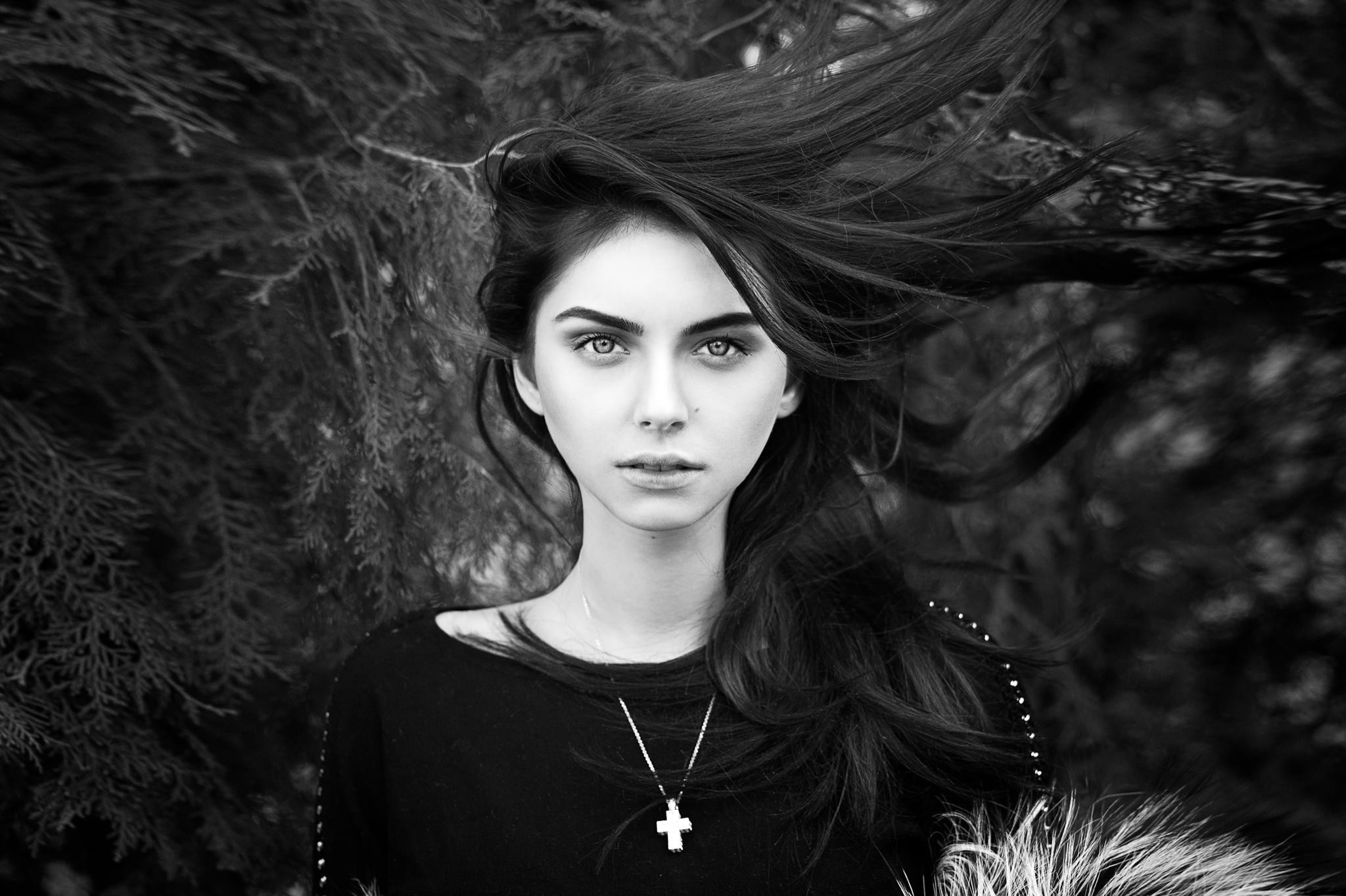 Обои лицо деревья лес на рабочий стол