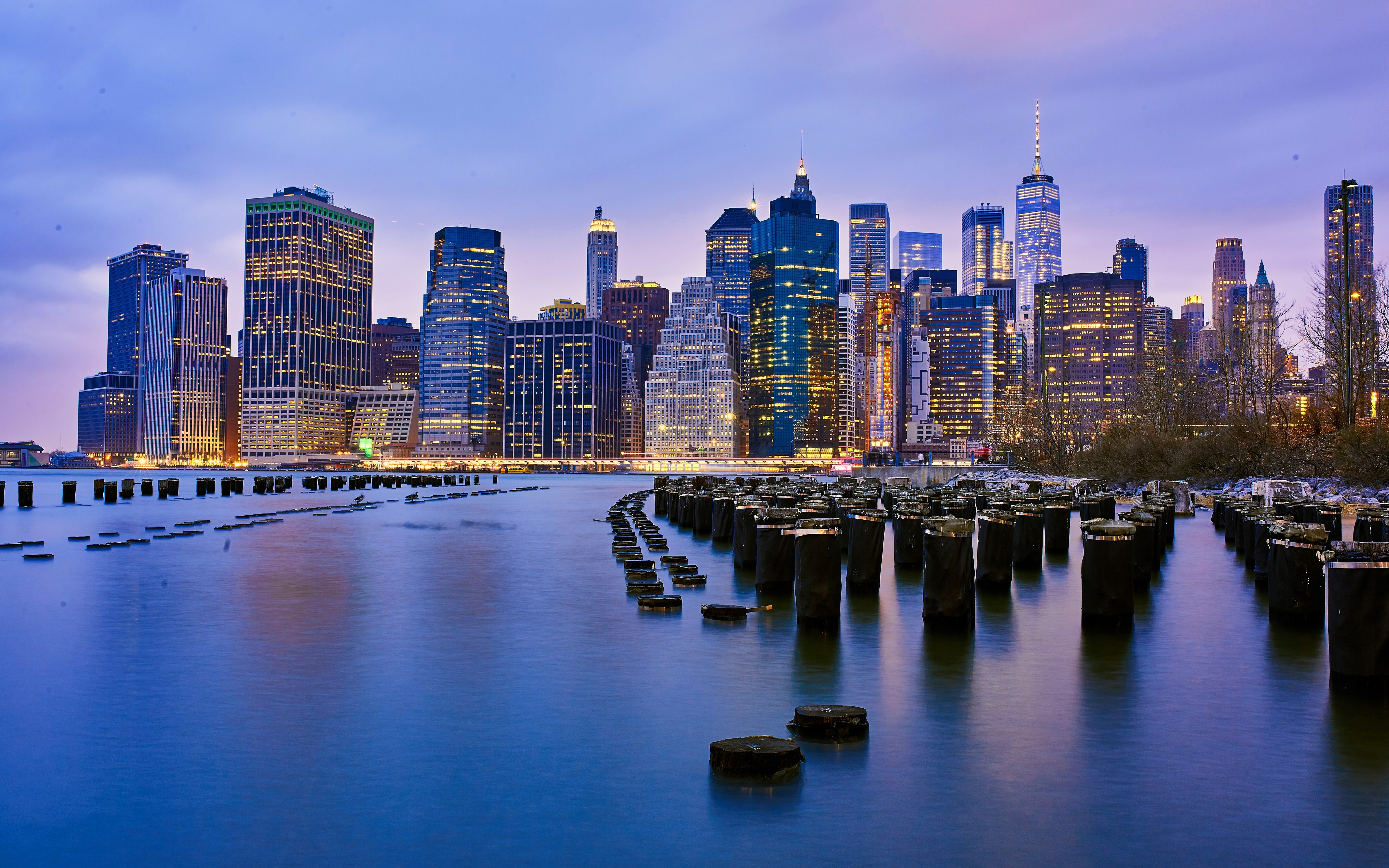 Free photo U.S. Night City and Brooklyn Bridge