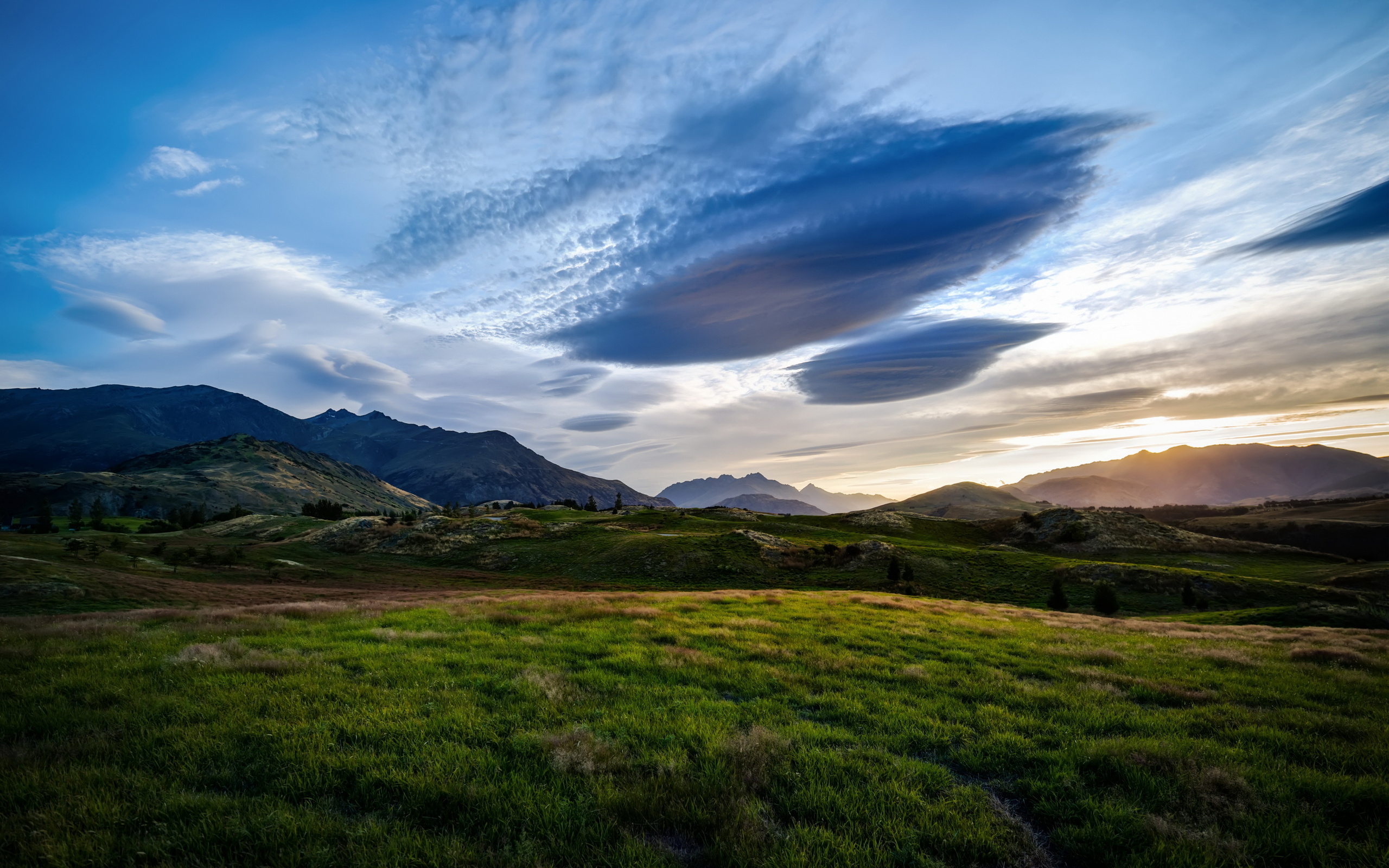 Free photo Queenstown in New Zealand at sunset