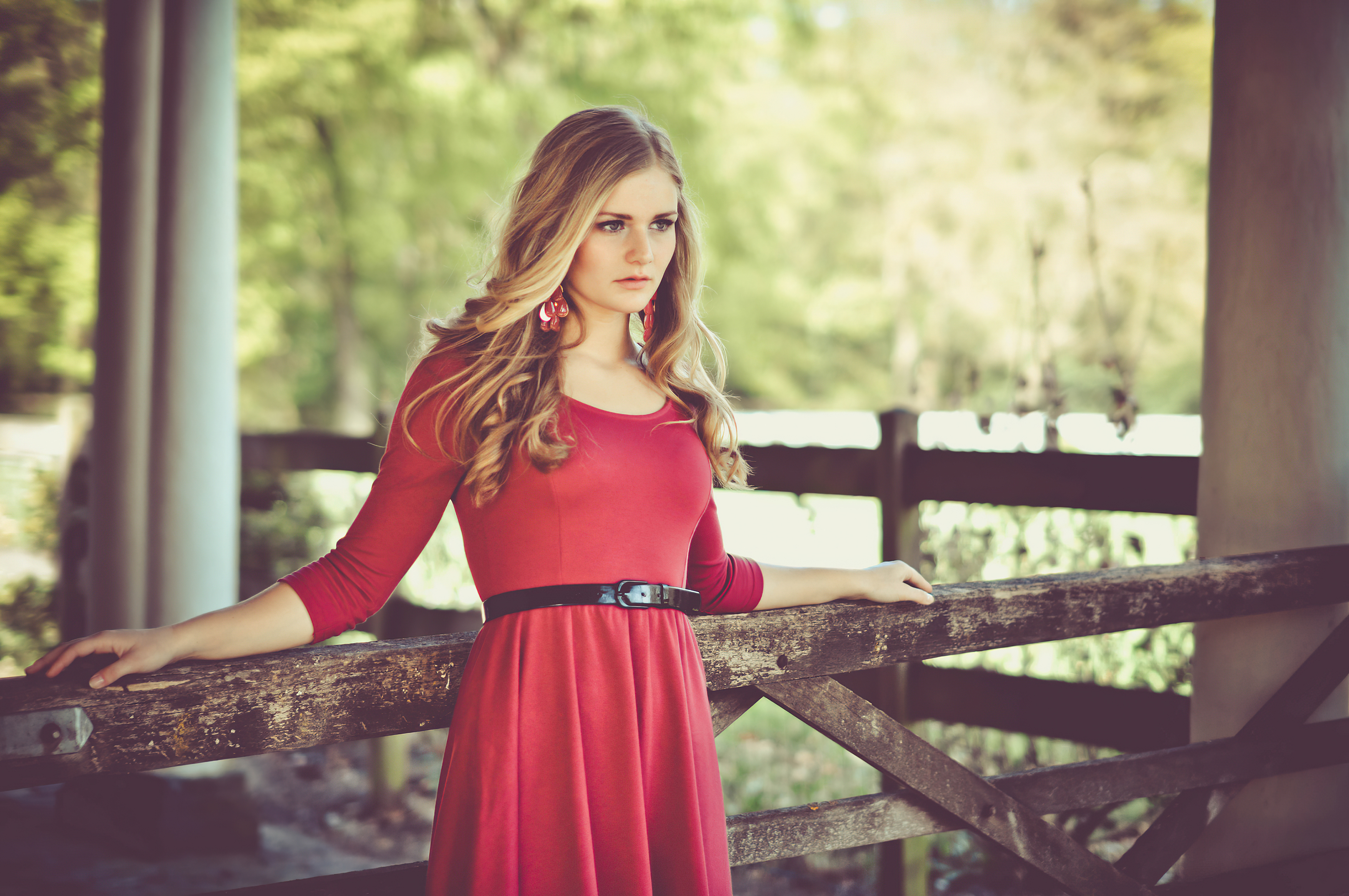 Free photo Young girl in a red dress