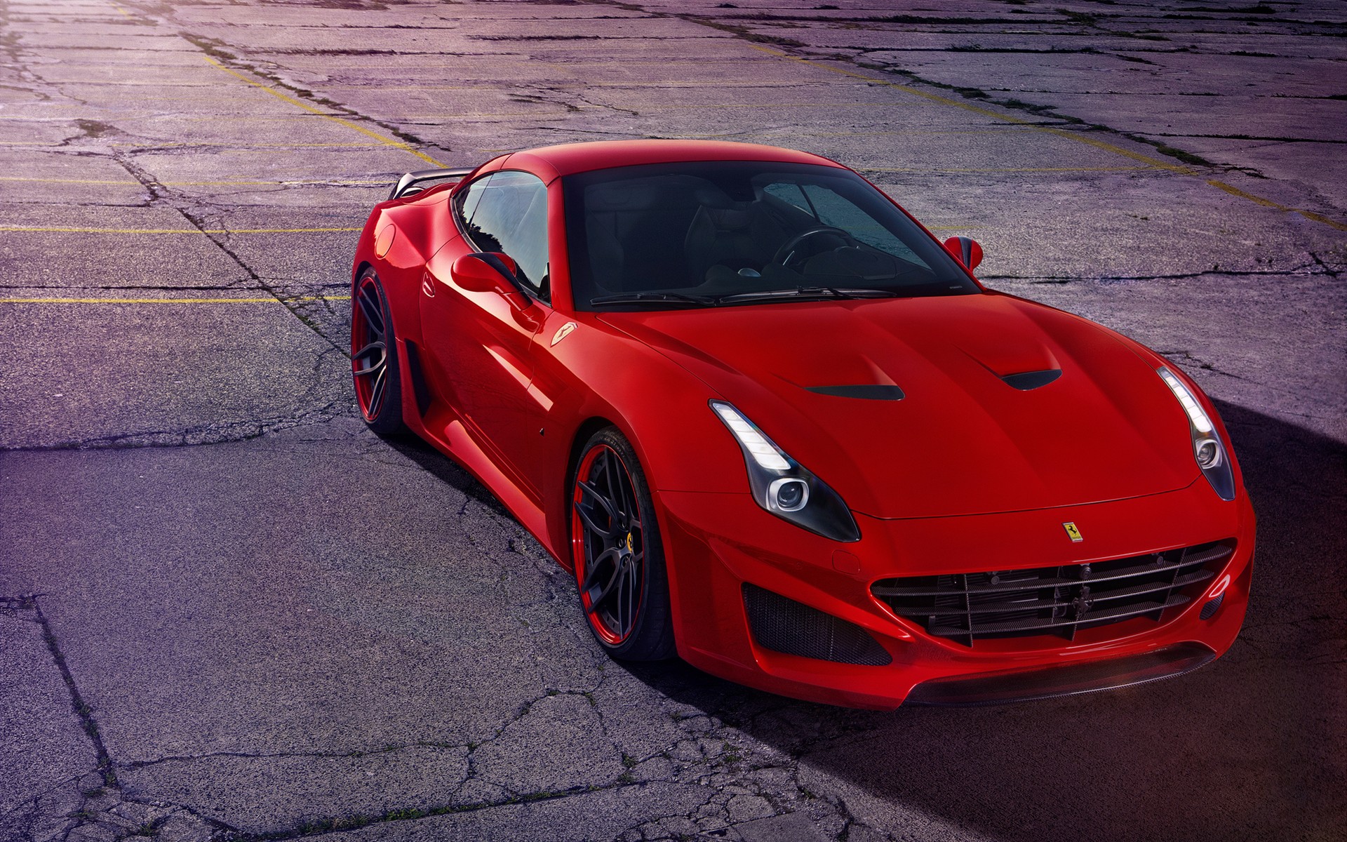 Обои вид спереди Ferrari красная Феррари на рабочий стол
