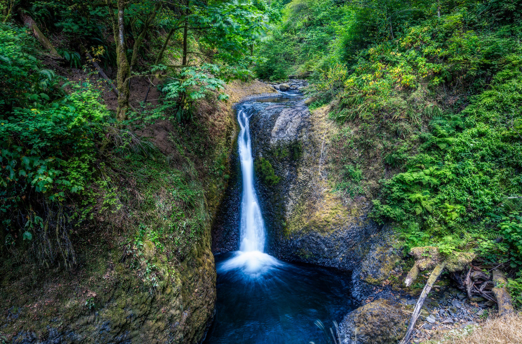 Обои Columbia River Gorge Upper Oneonta Waterfalls водопад на рабочий стол