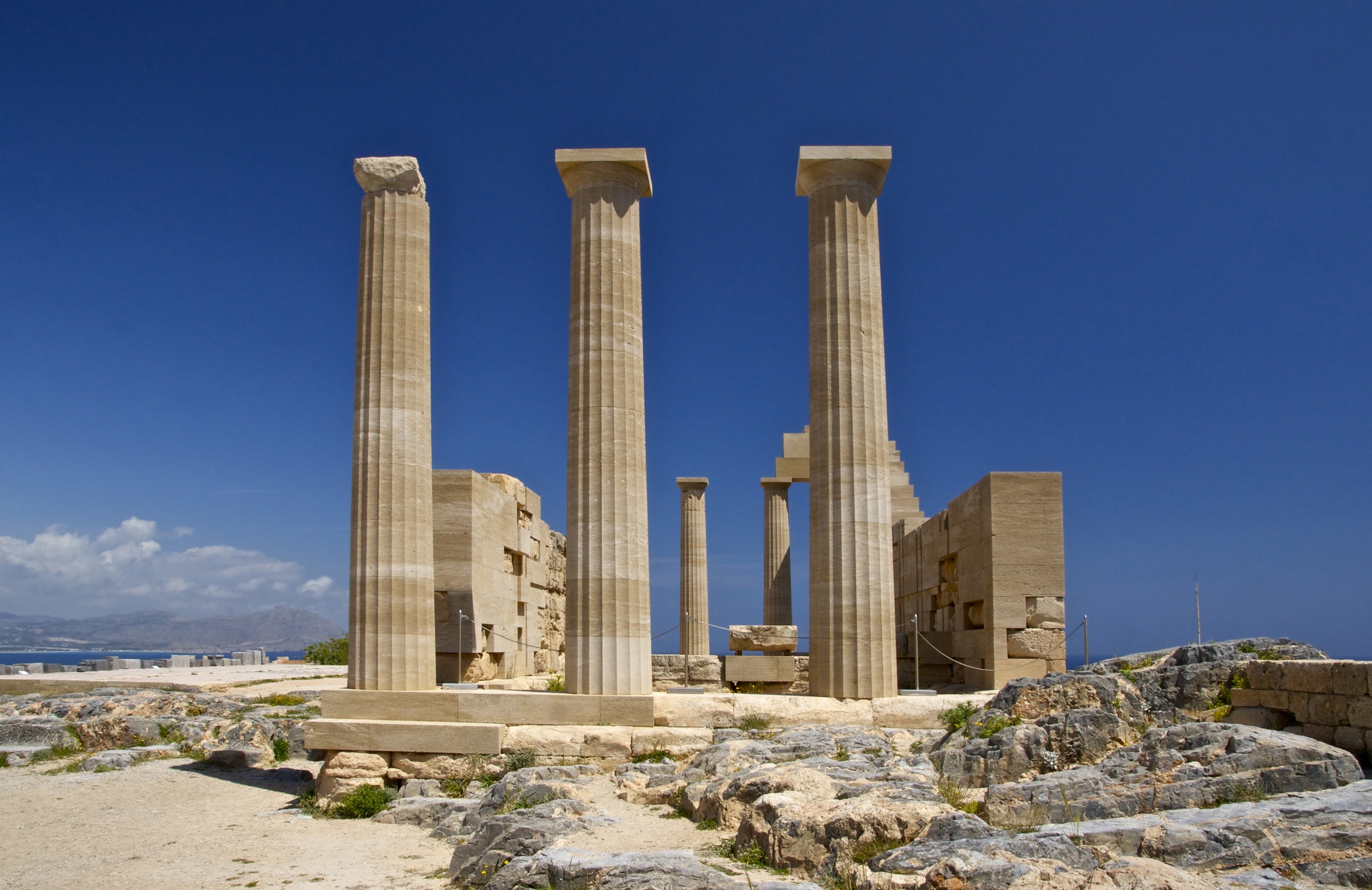 Free photo Ruins in Greece, the remains of an ancient city