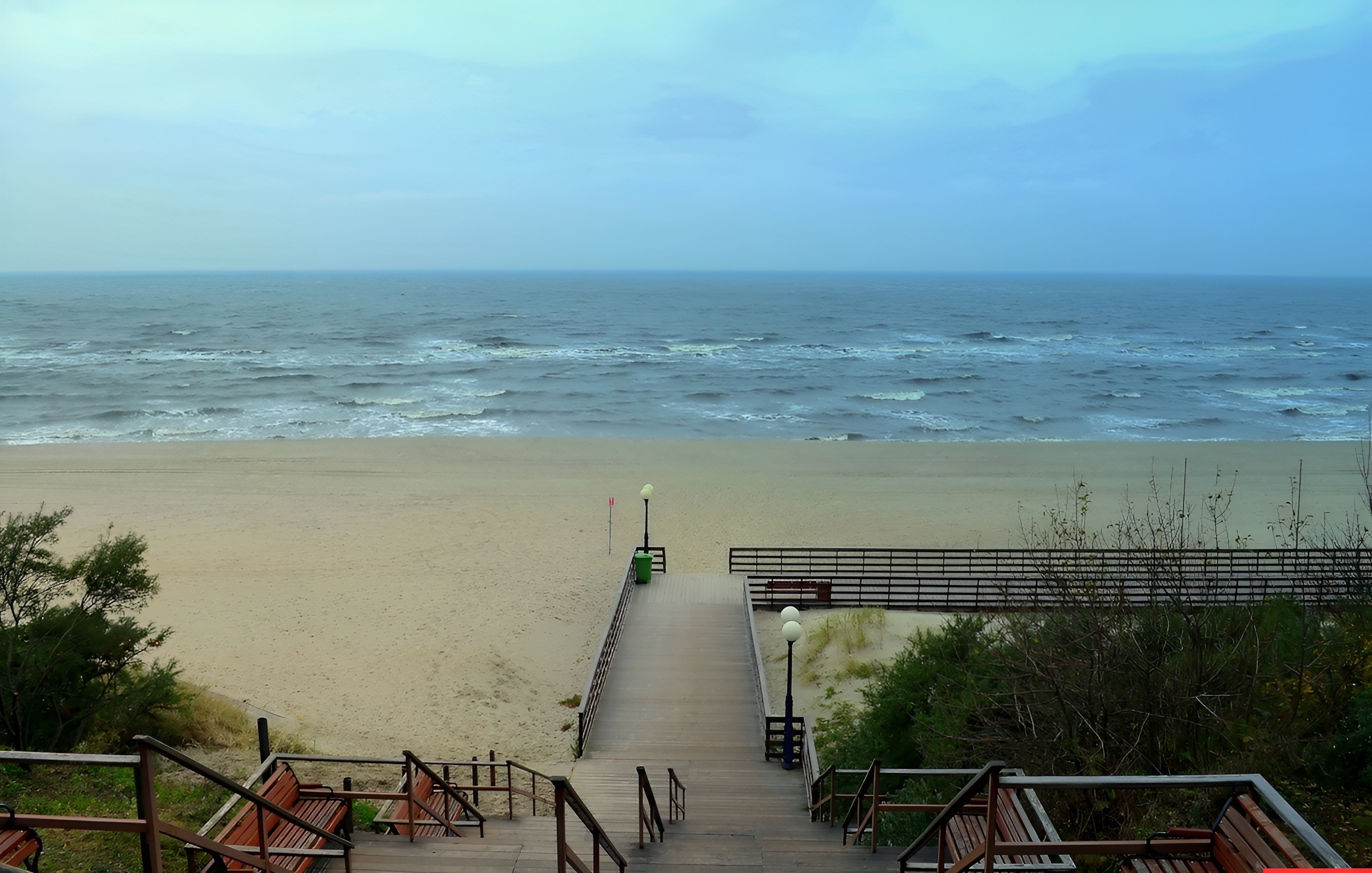 Осенний пляж