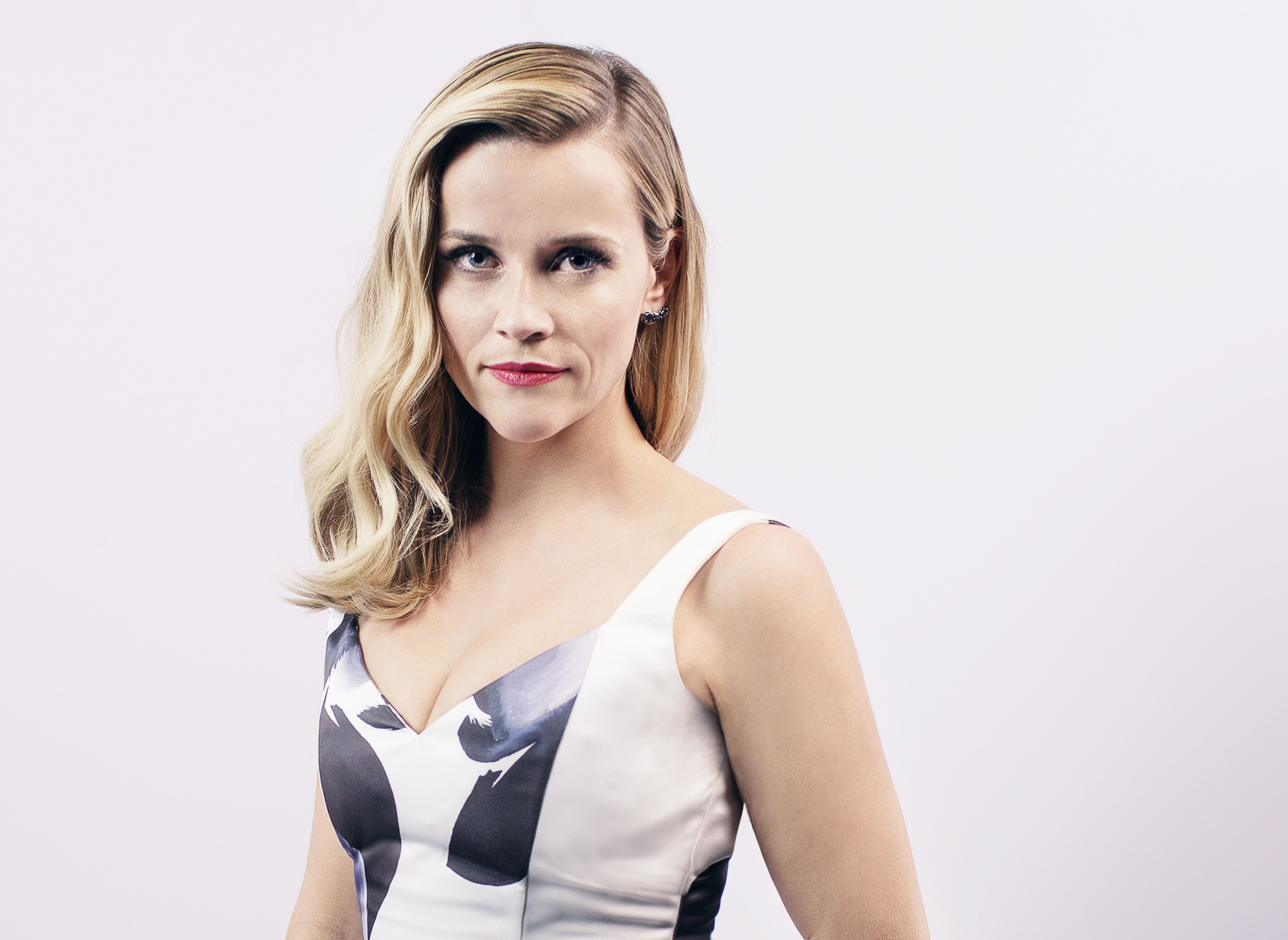 Reese Witherspoon`s picture on a white background