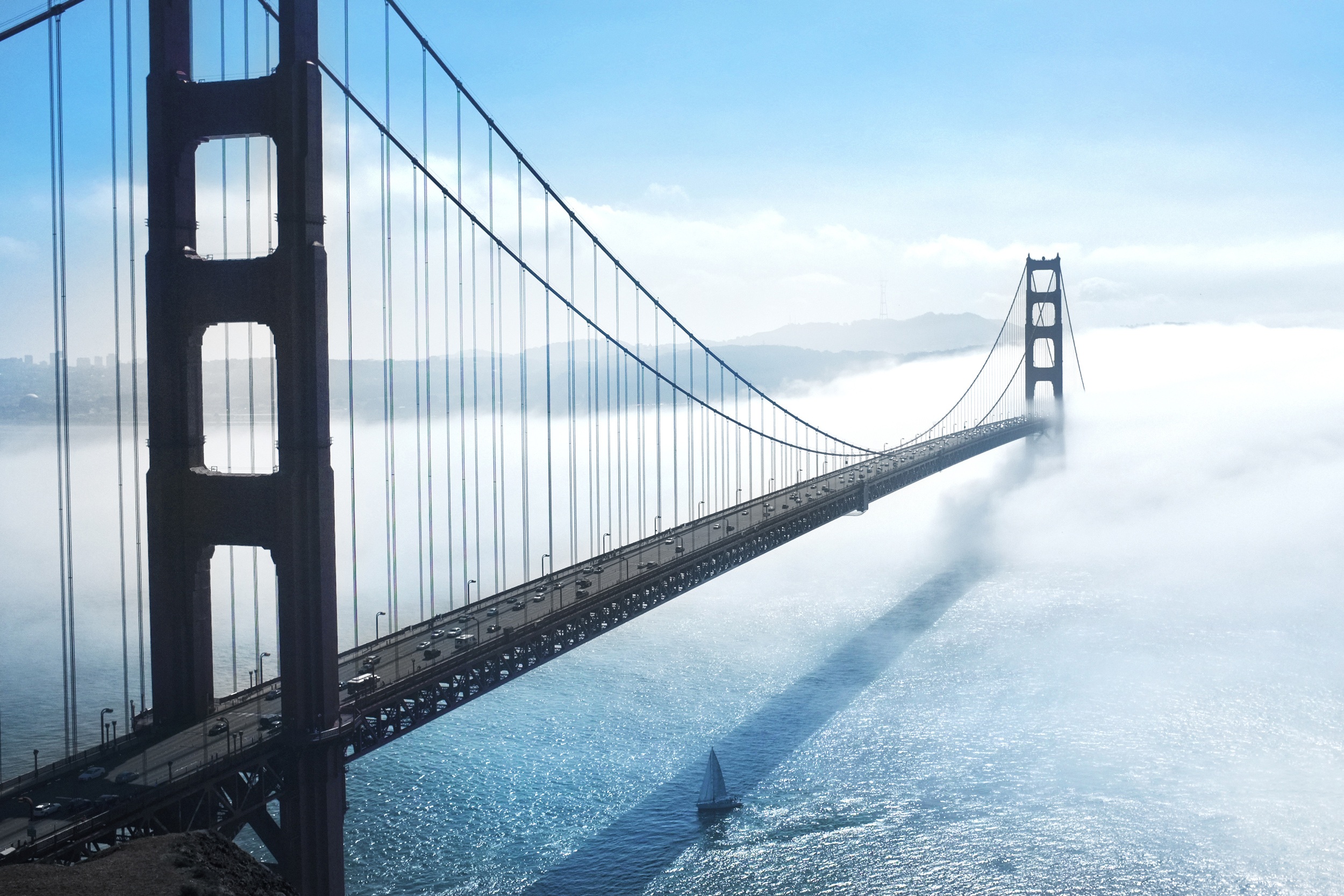 Free photo The big bridge goes into a thick fog