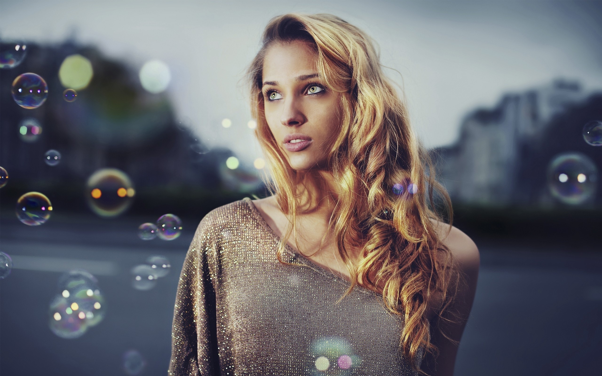 Wallpapers beautiful woman blonde bubbles on the desktop