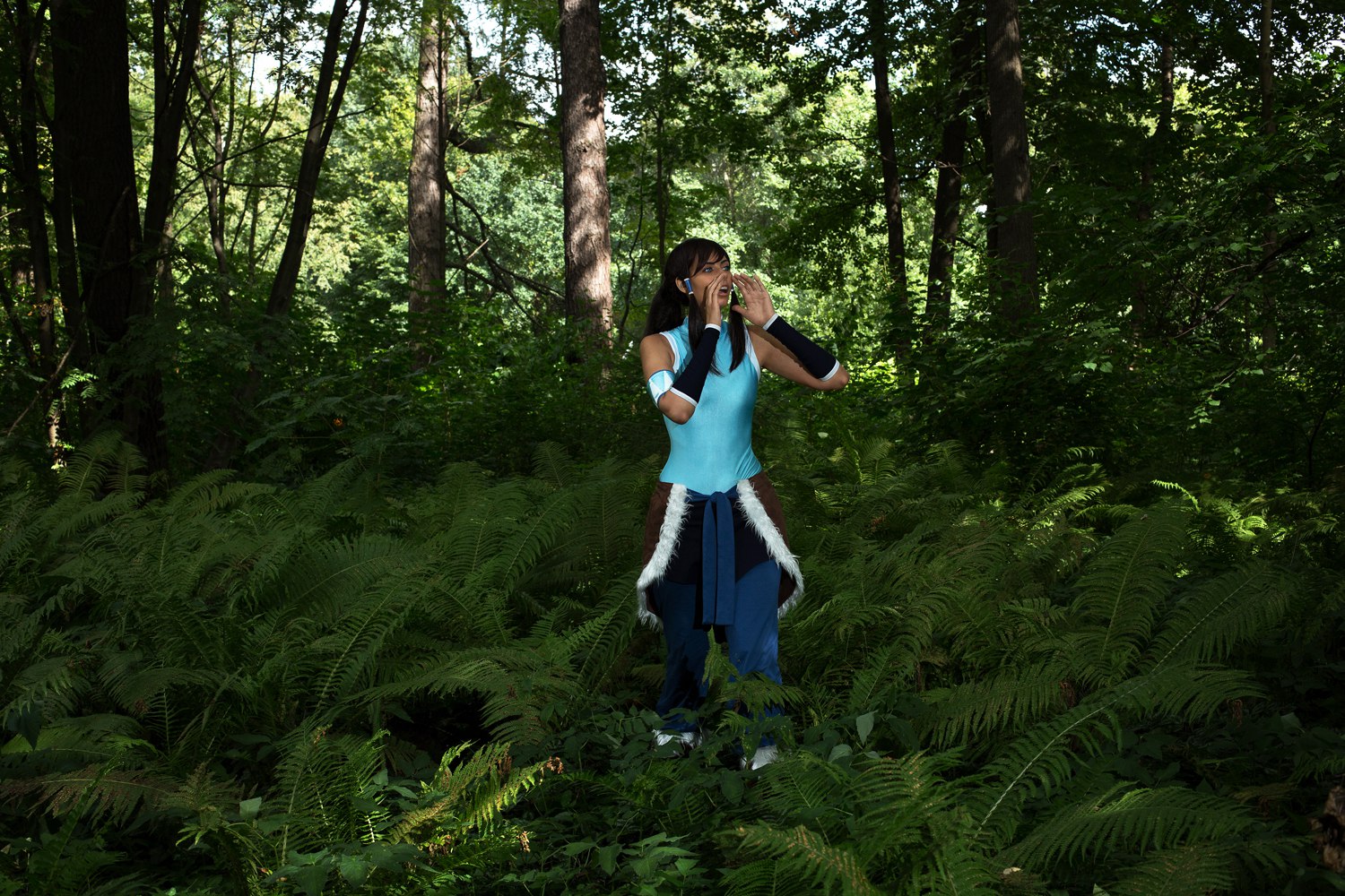 免费照片安雅-沃耶沃多娃在森林里