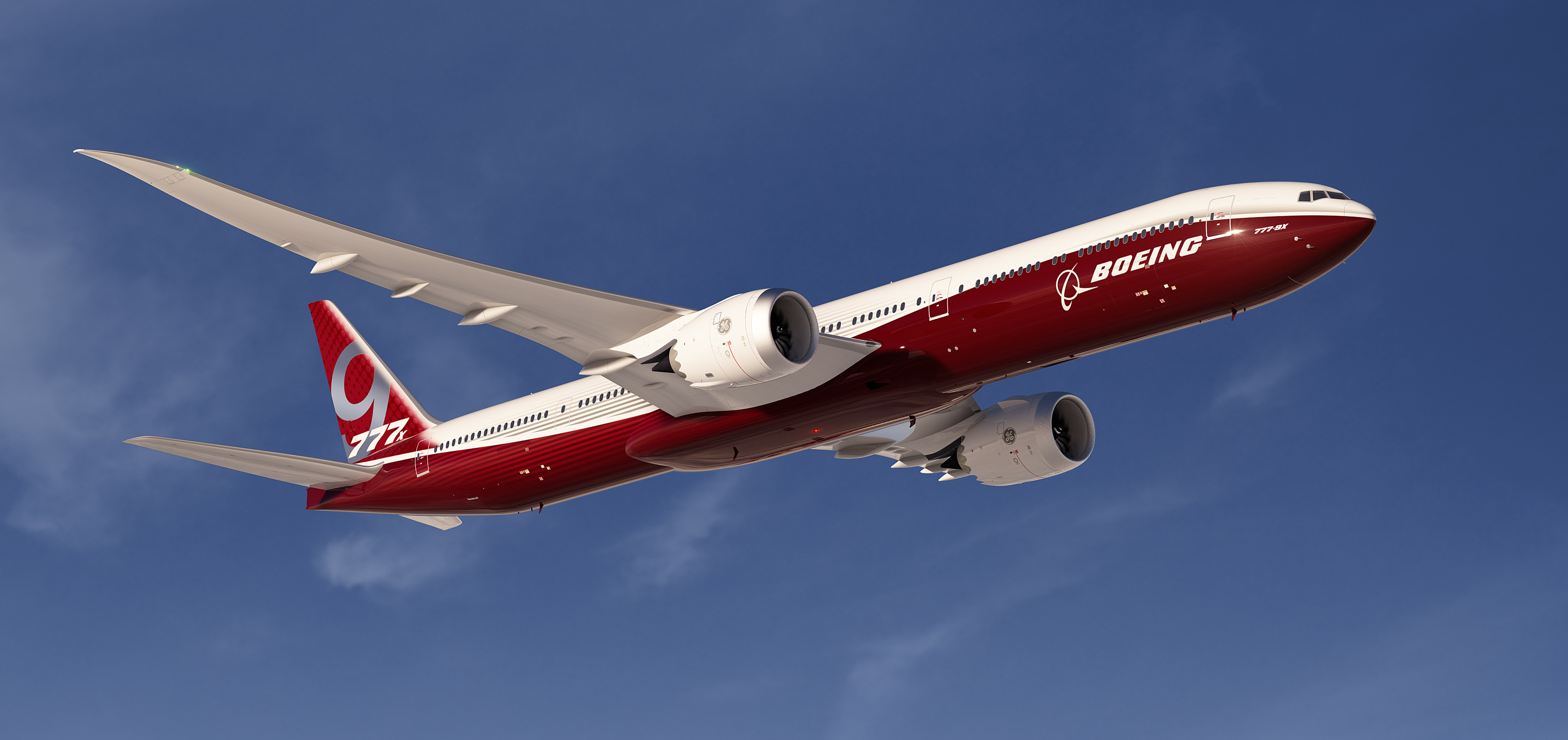 Free photo A red-and-white Boeing against the sky.