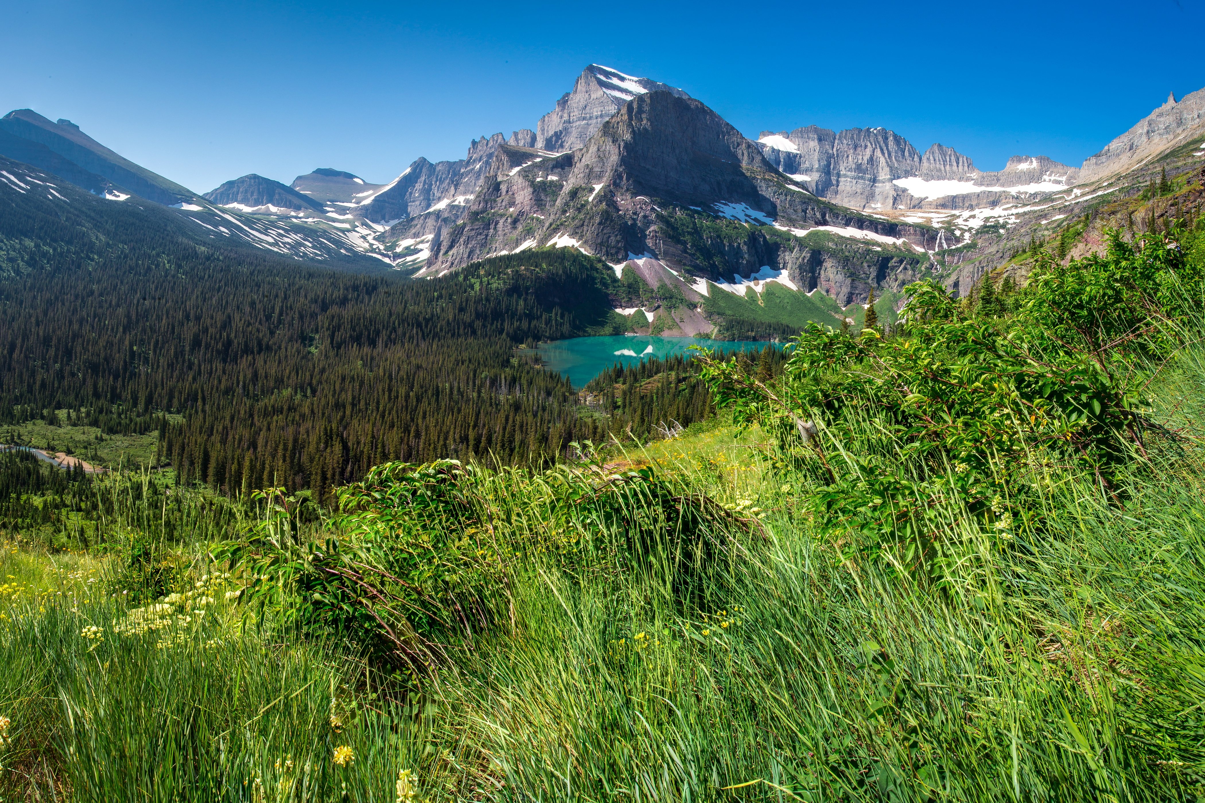 Wallpapers mountains a lake snow on the desktop