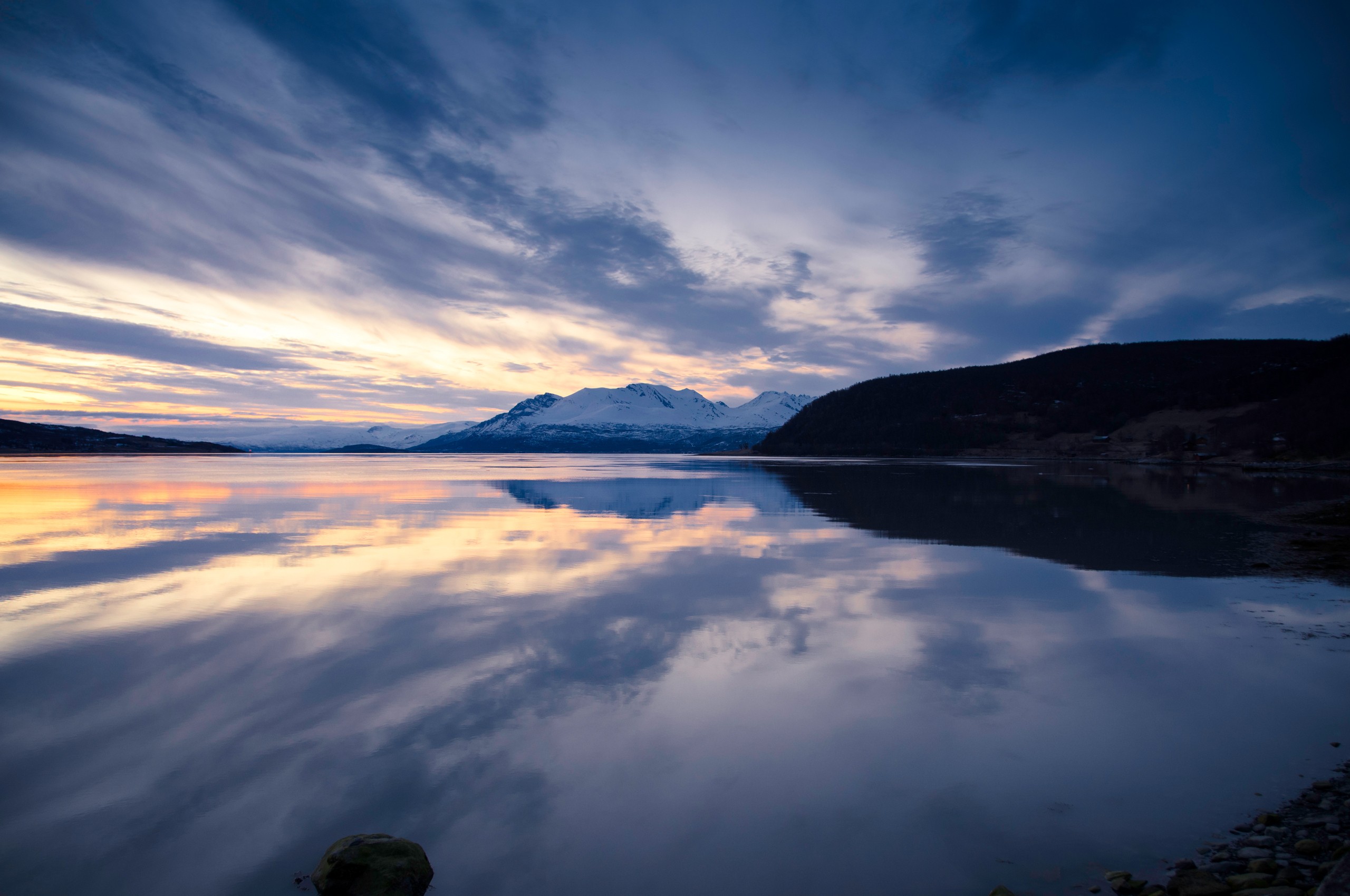 Wallpapers sun light landscape mountains on the desktop