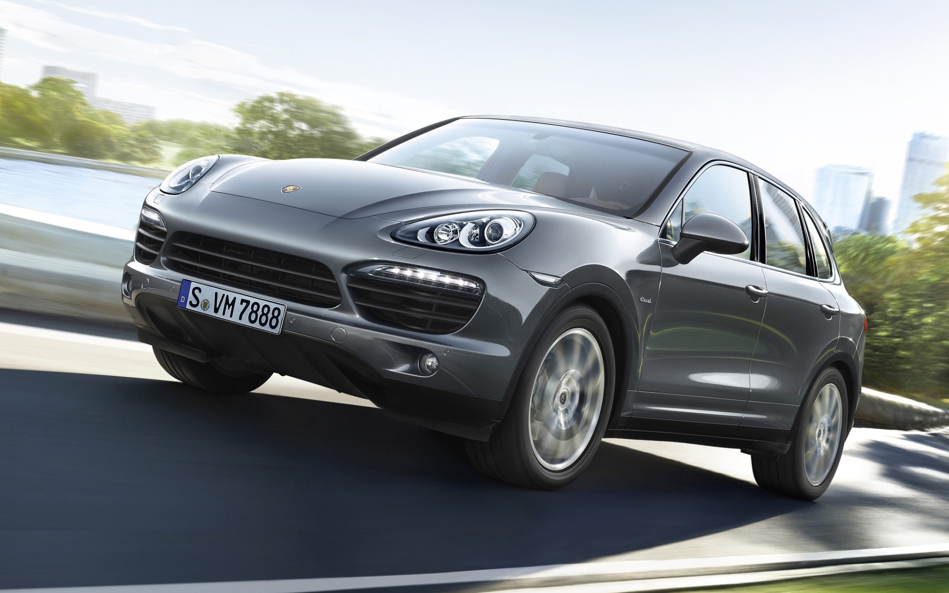 Бесплатное фото Porsche cayenne s в движении