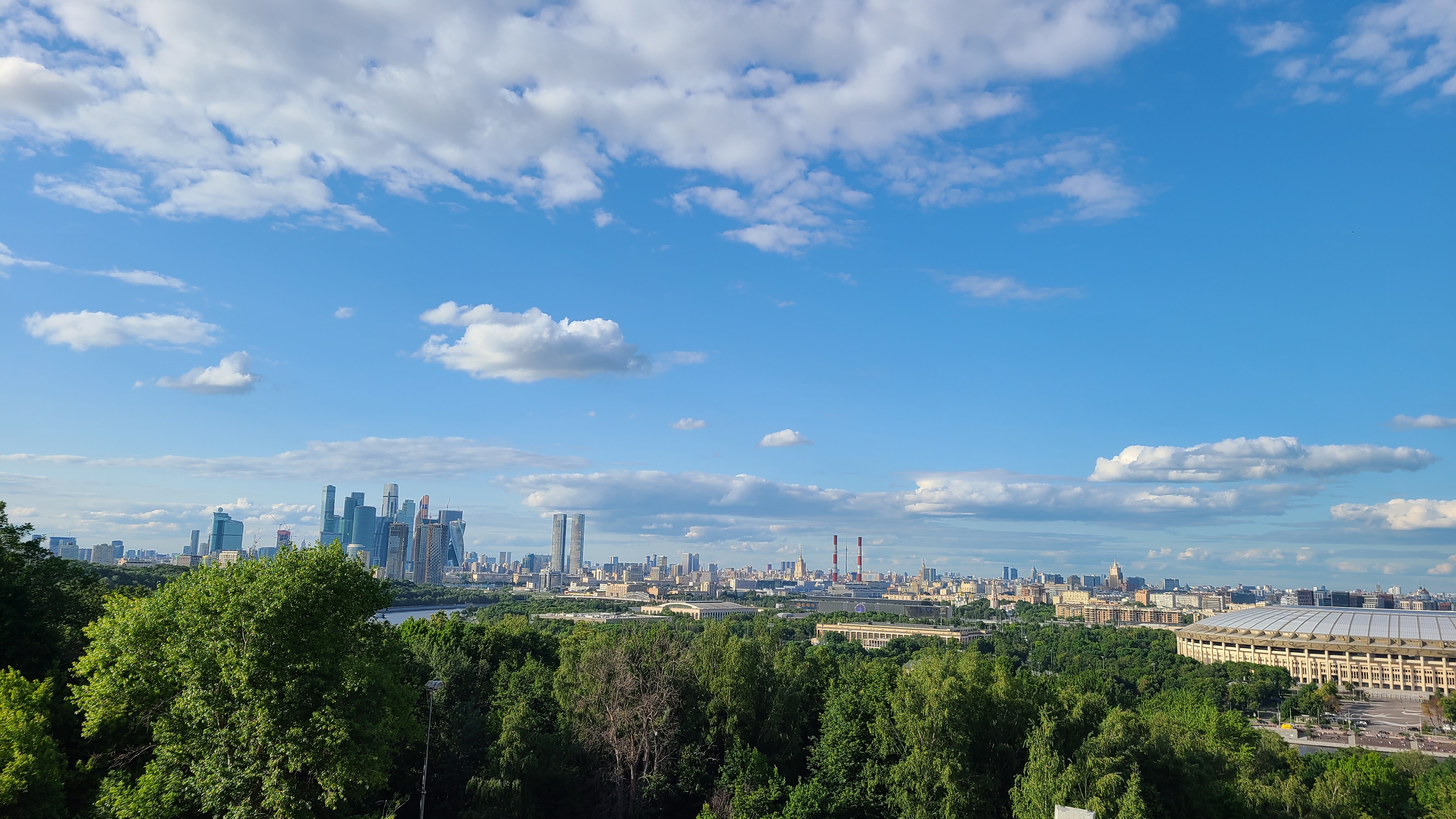 Бесплатное фото Так выглядит Москва с окраины города