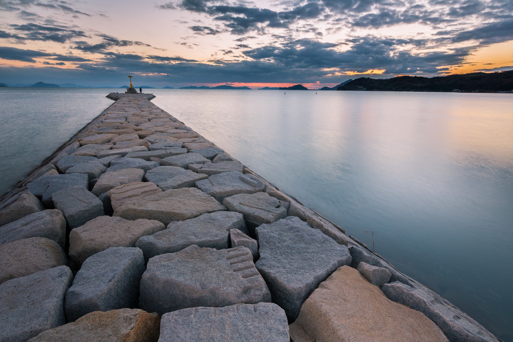 Free photo A path of stones on the sea