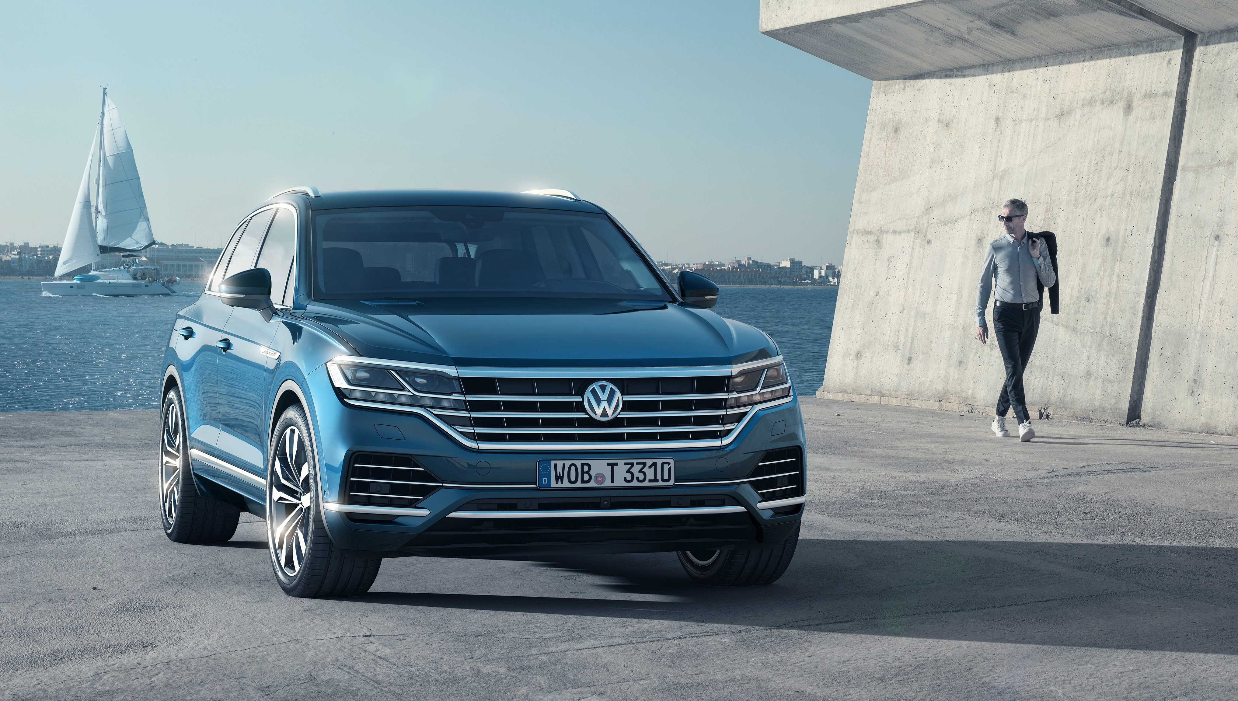 Free photo New VW Touareg