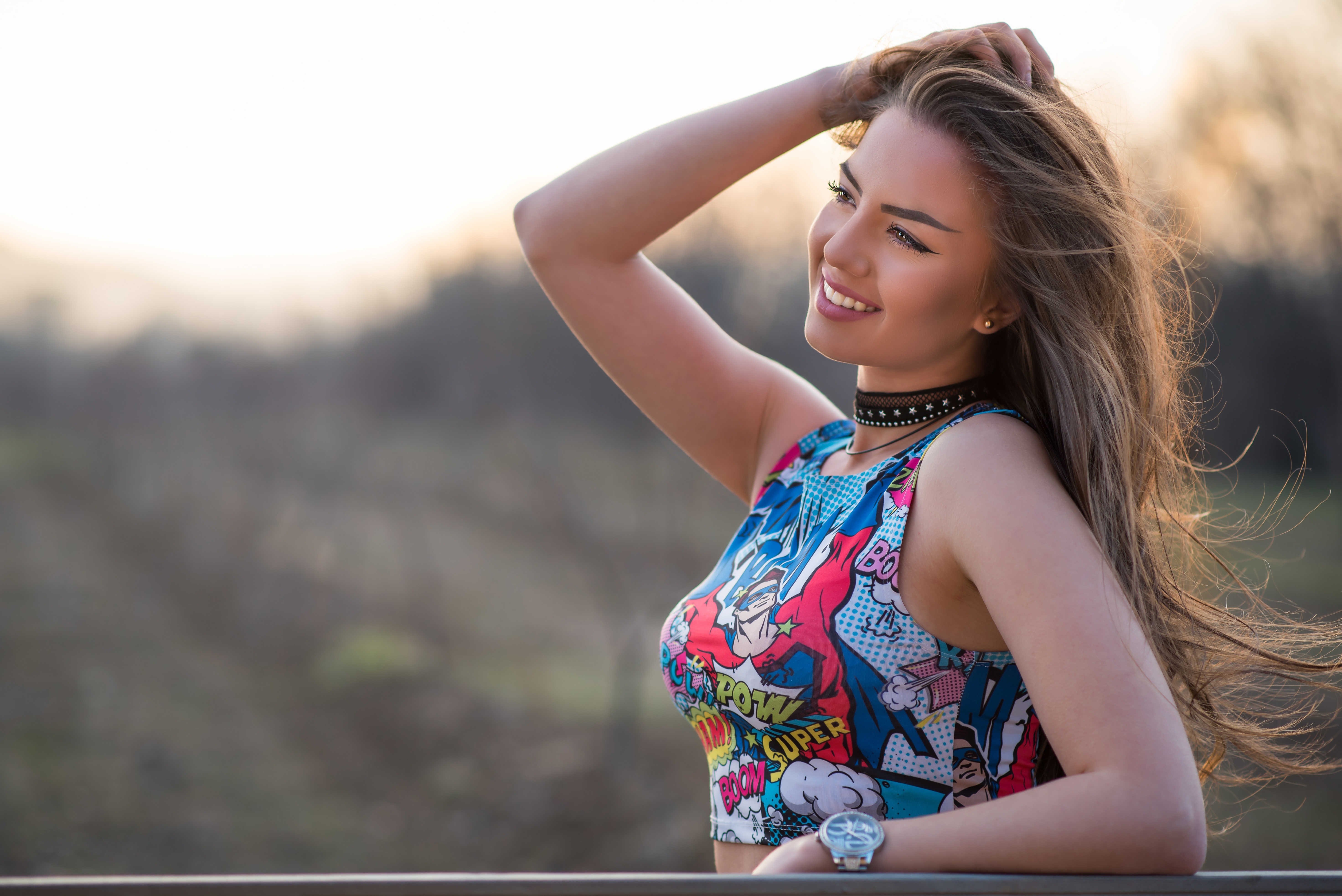 Free photo A girl in a colorful short top