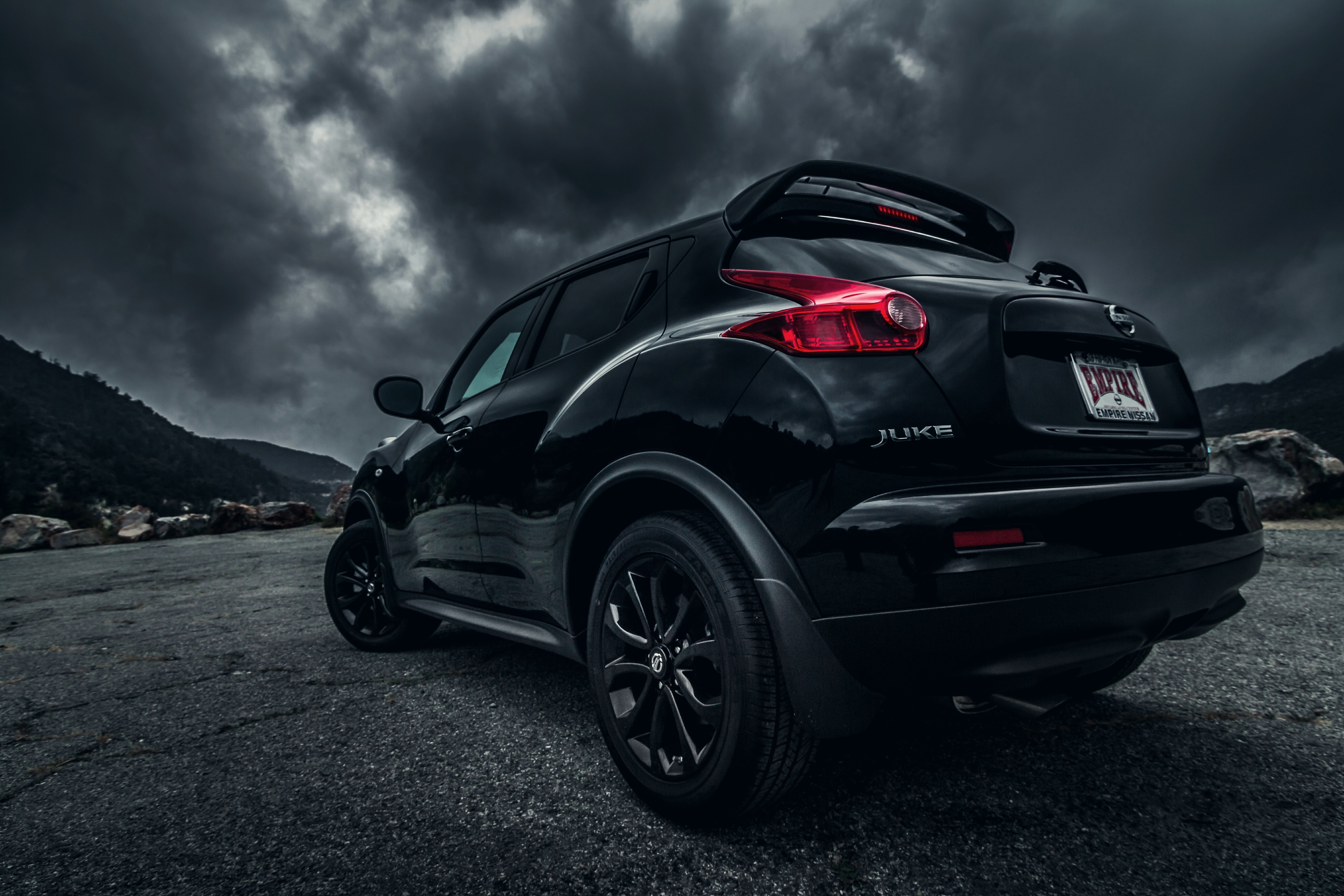 Wallpapers dark weather Nissan Juke off-road on the desktop