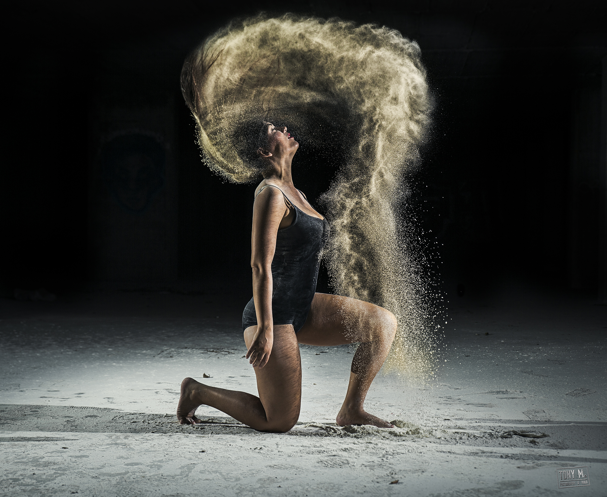 Обои тень женщина коричневый на рабочий стол