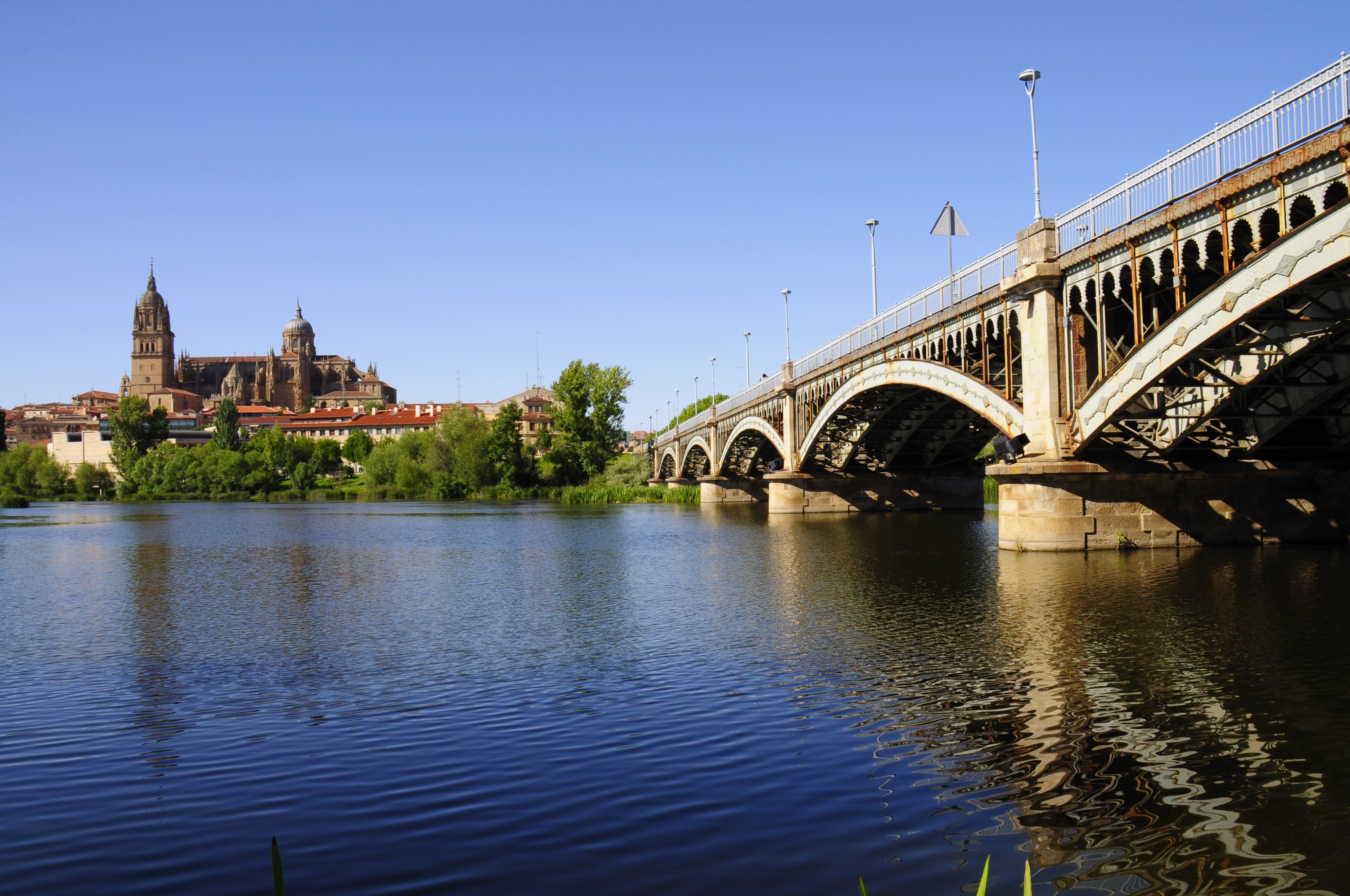 Free photo Bridge over the river in Spain