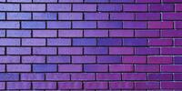 Кирпичная стена фиолетового цвета