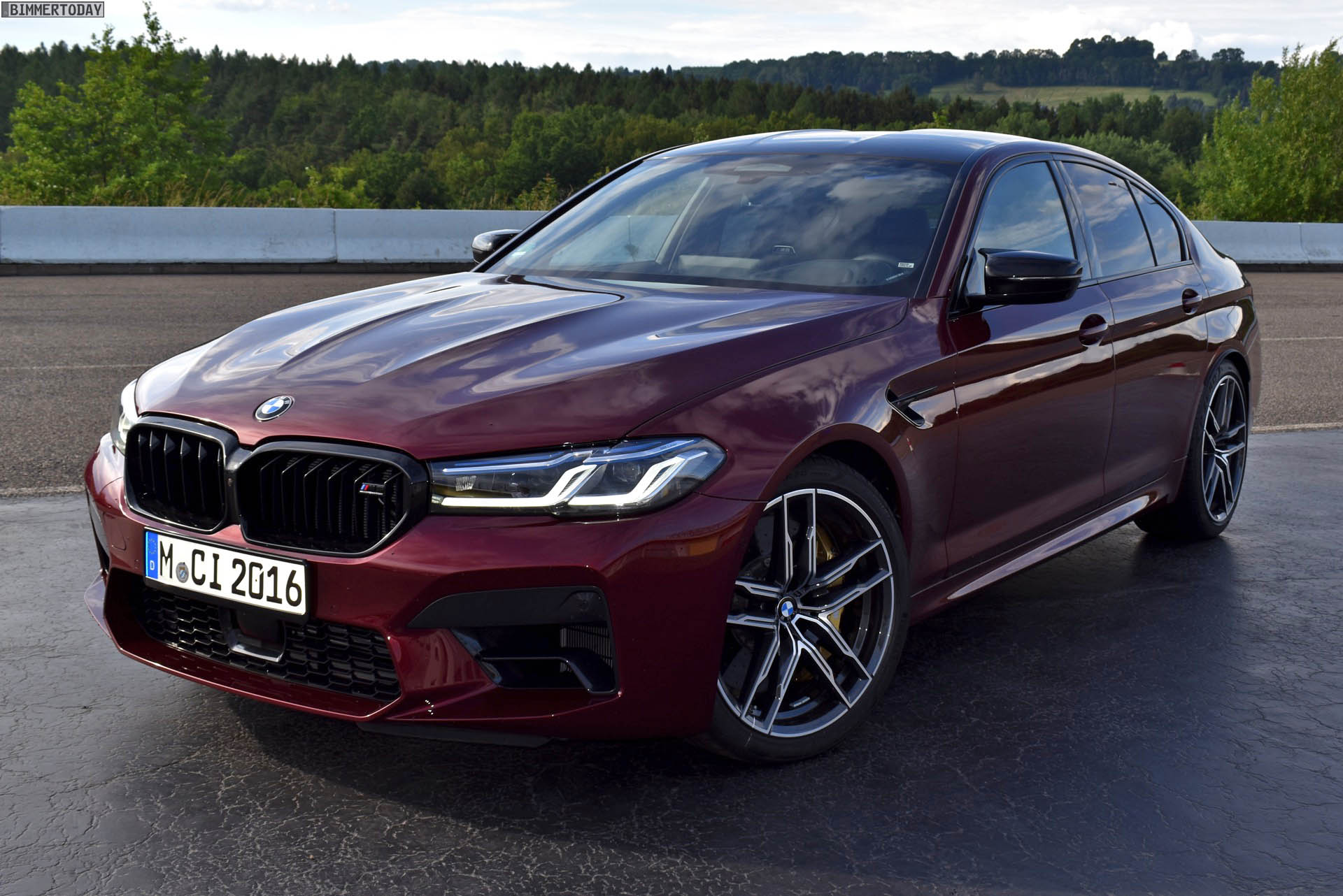 Free photo Bmw m5 f90 cherry