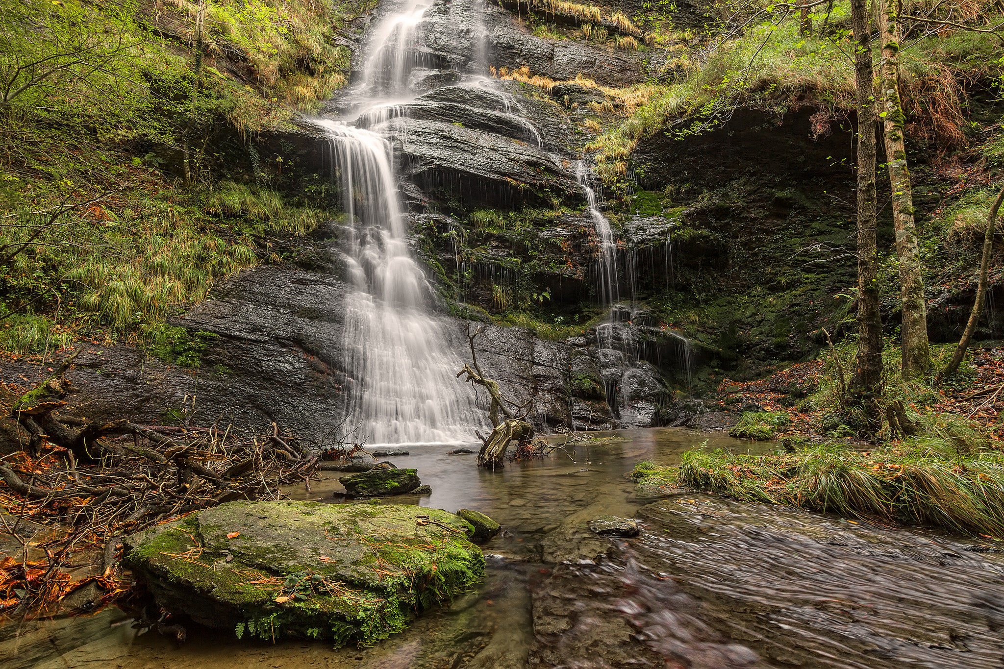 Wallpapers landscape waterfall autumn on the desktop