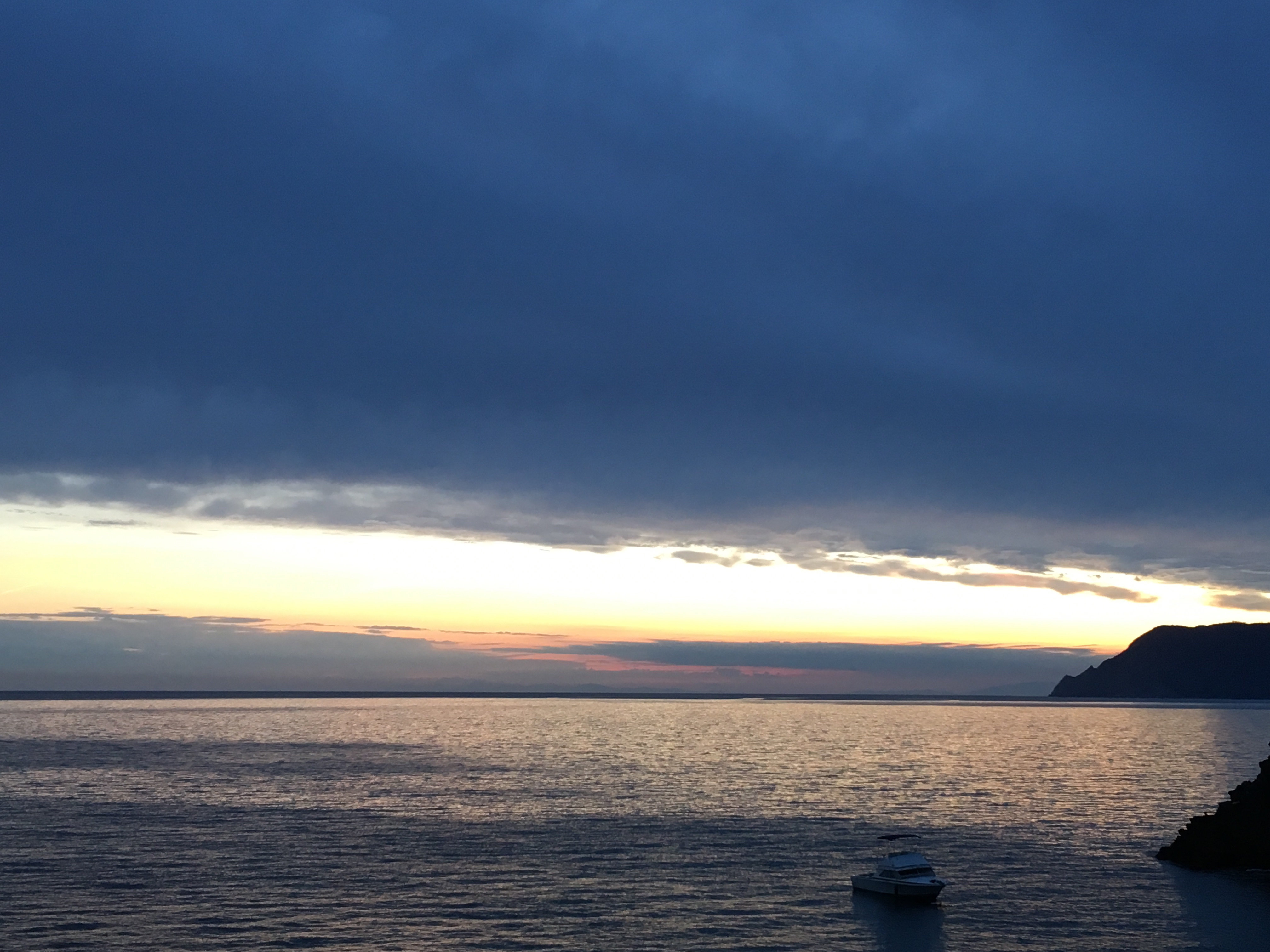 Free photo A lone boat on the sea