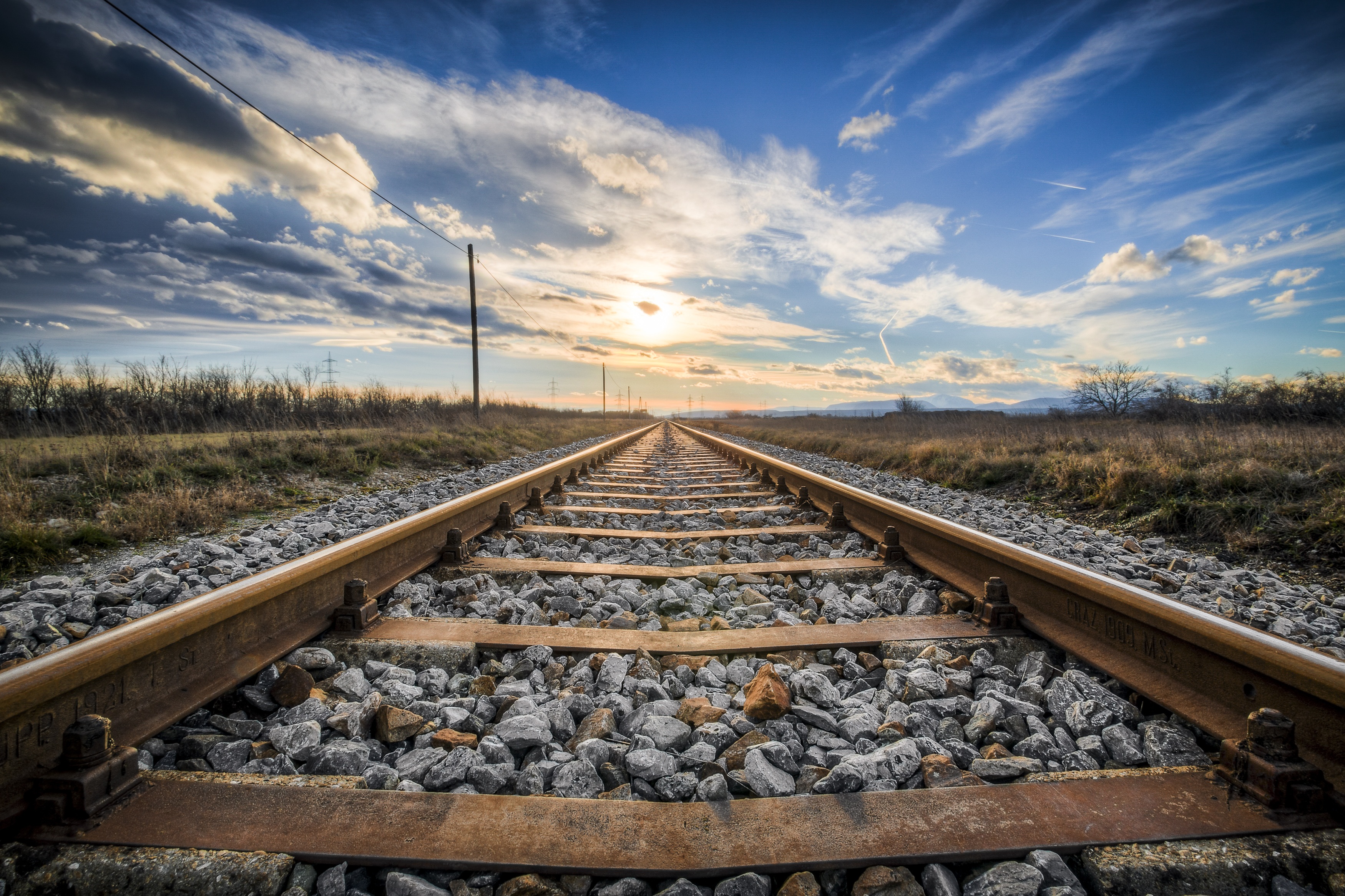 Wallpapers lighting railroad tracks field on the desktop