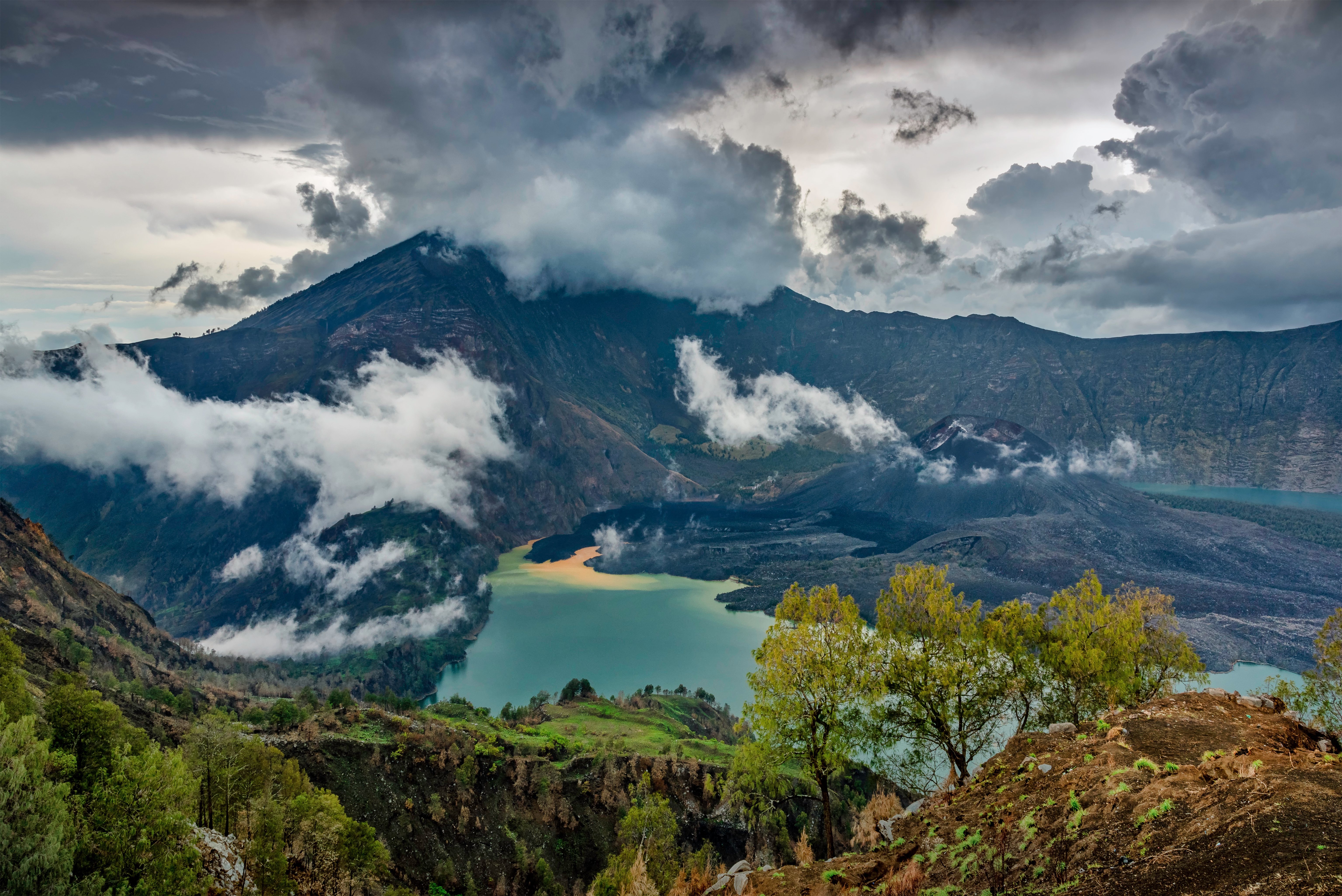 Wallpapers Mount Rindjani West Nusa Tengara active volcano on the desktop