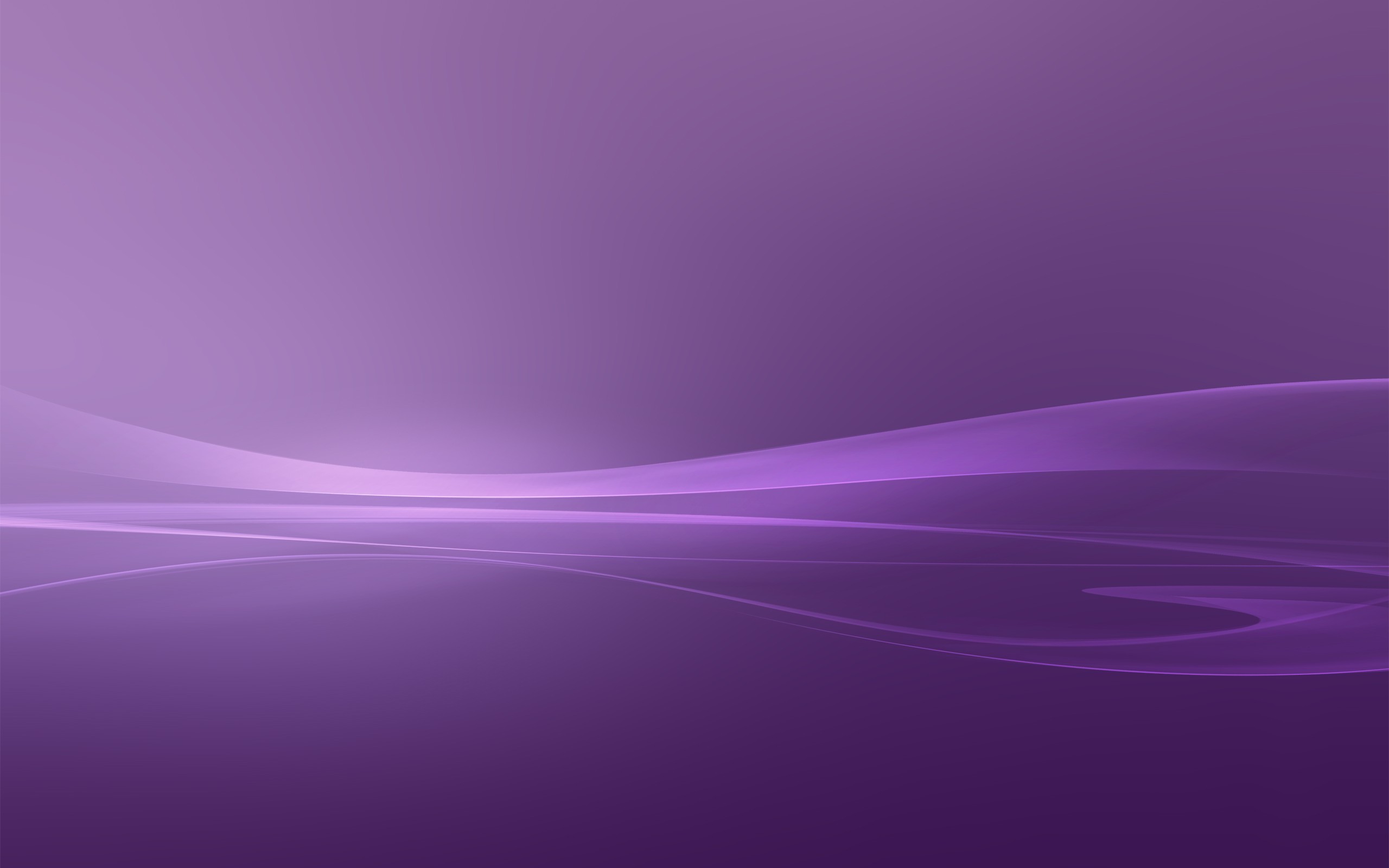 Бесплатное фото Фиолетовый абстрактный фон с плавными линиями и градиентами.