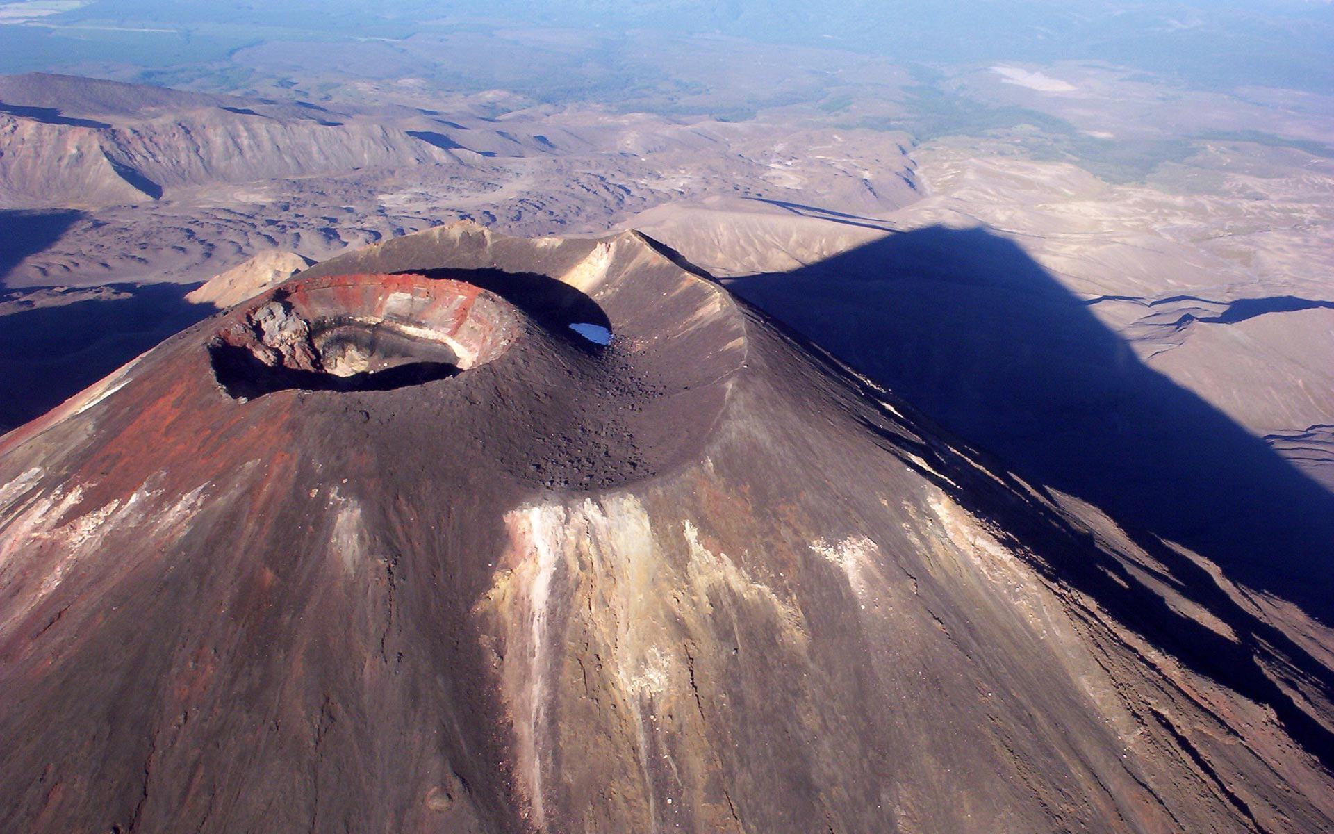 Wallpapers mountains volcano crater on the desktop