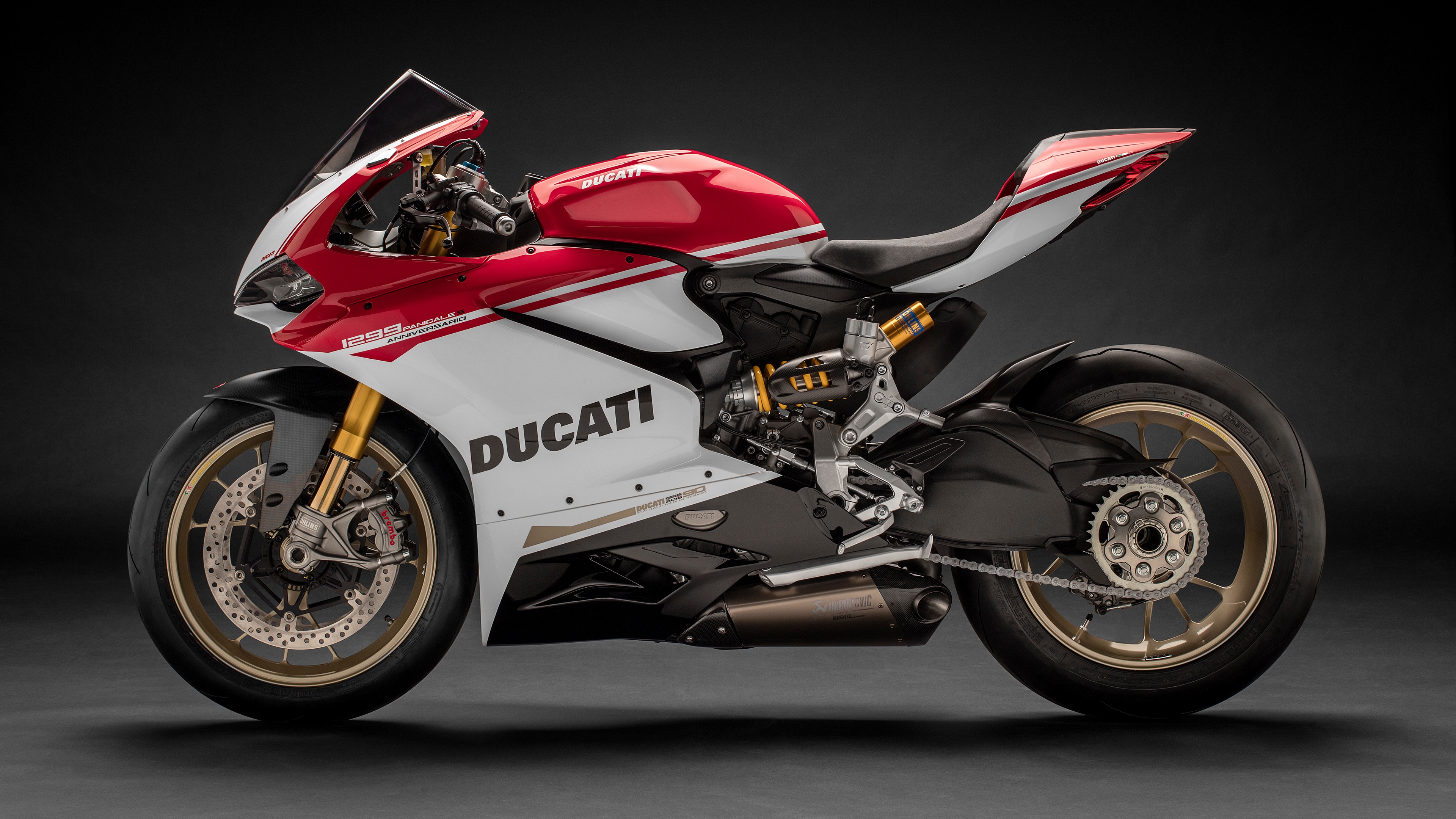 Бесплатное фото Ducati 1299 Panigale S Anniversario