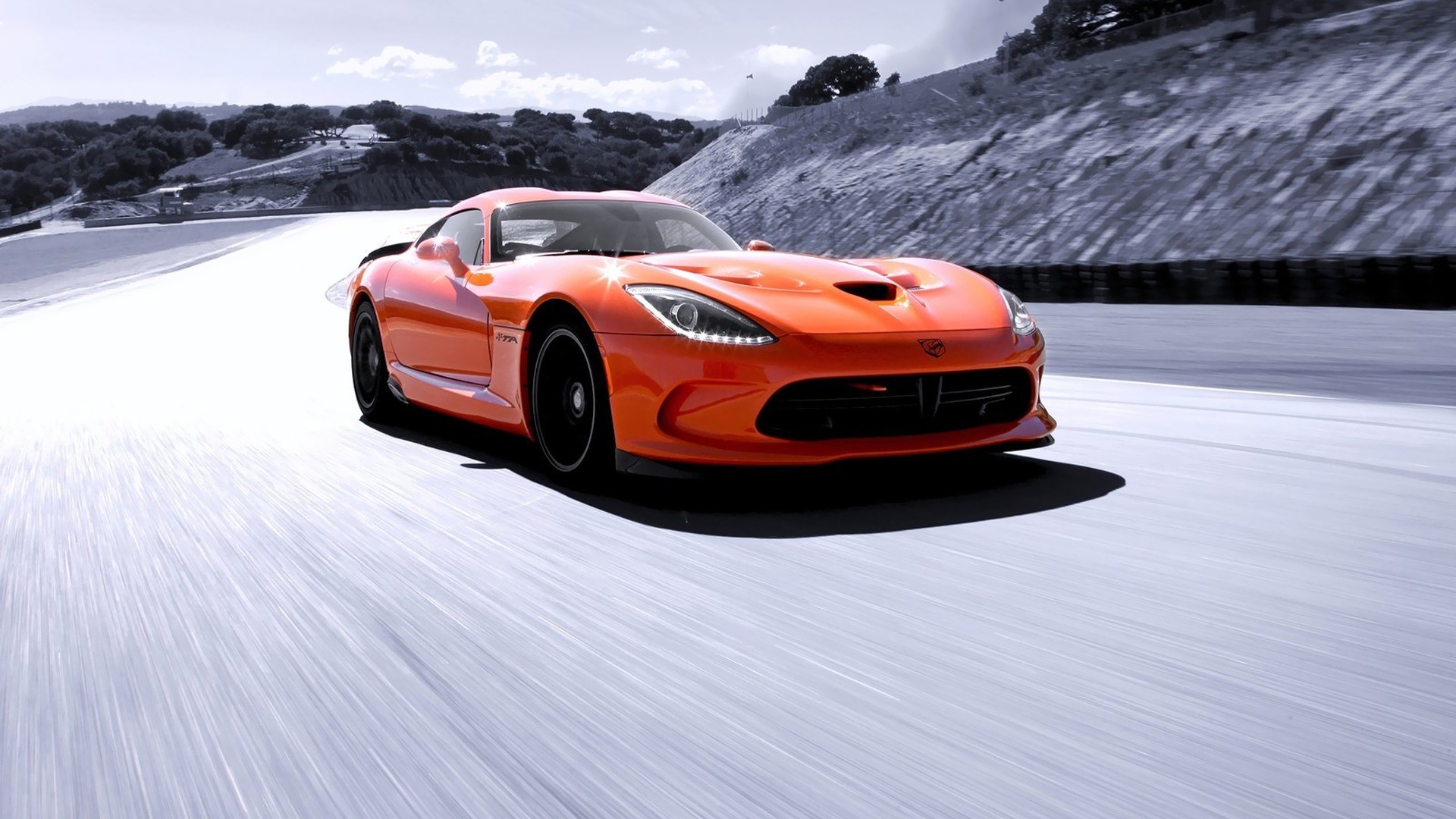 Free photo Orange-colored Dodge Viper