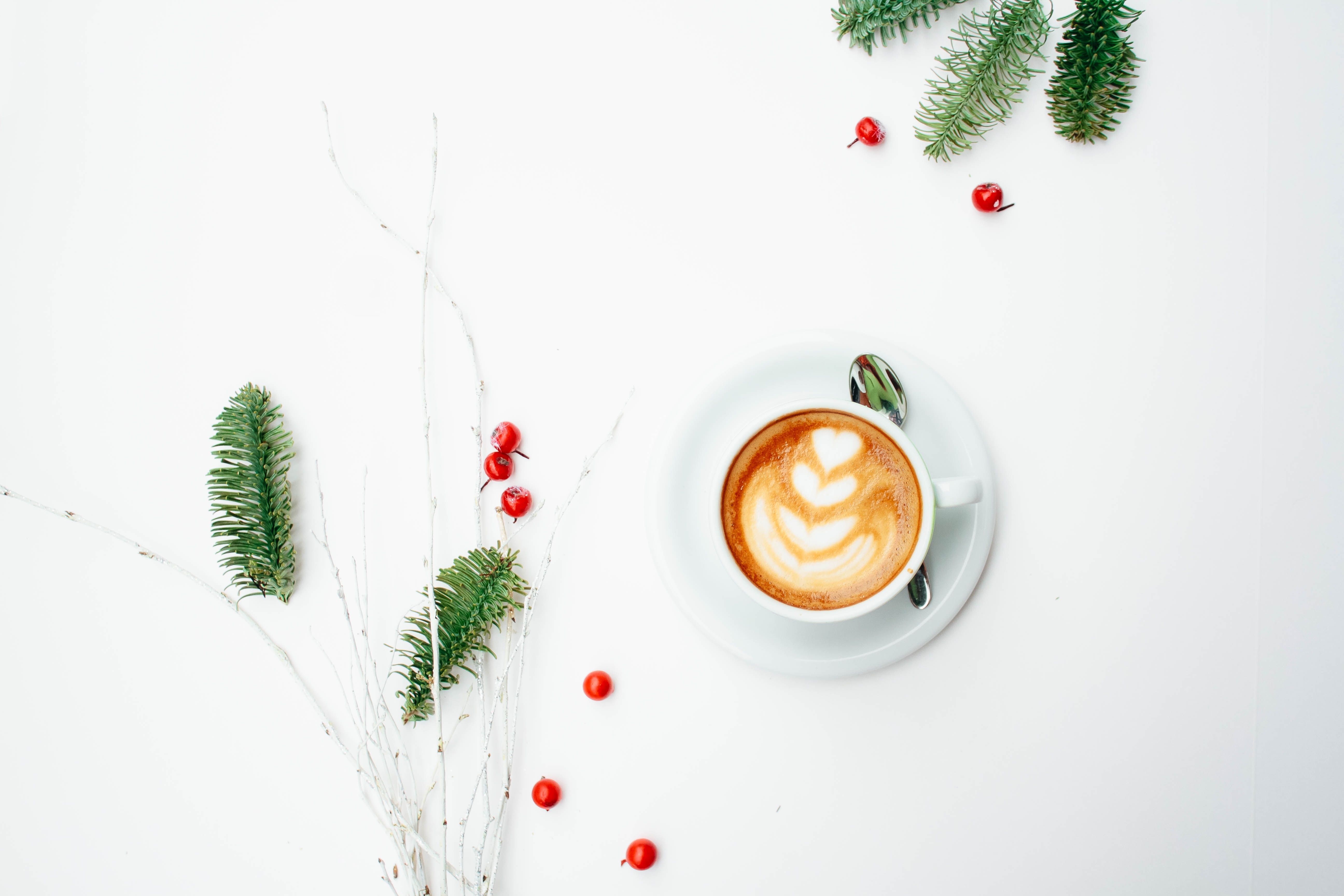 Free photo A cup of coffee on a white background