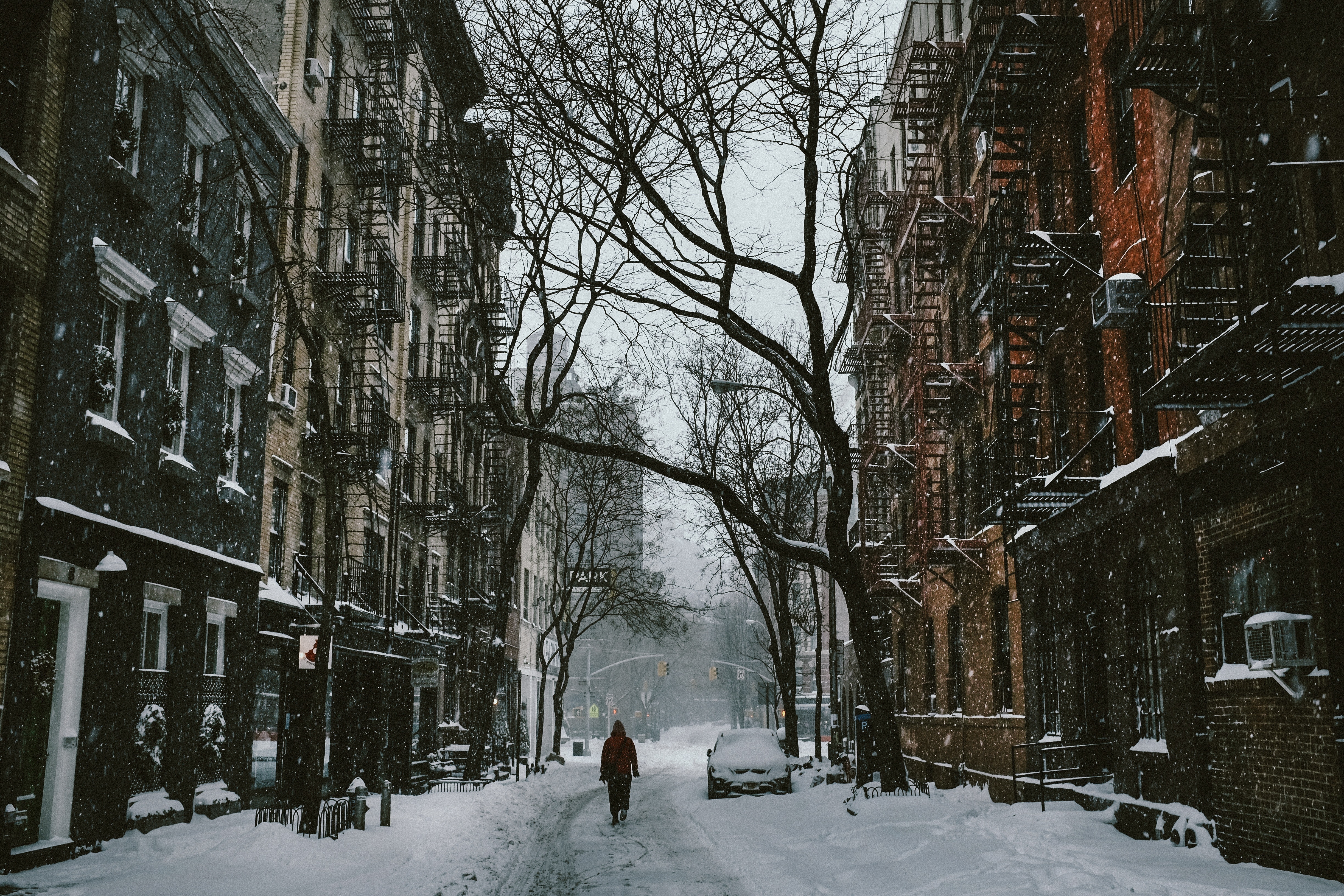 Free photo Winter Narrow City Street