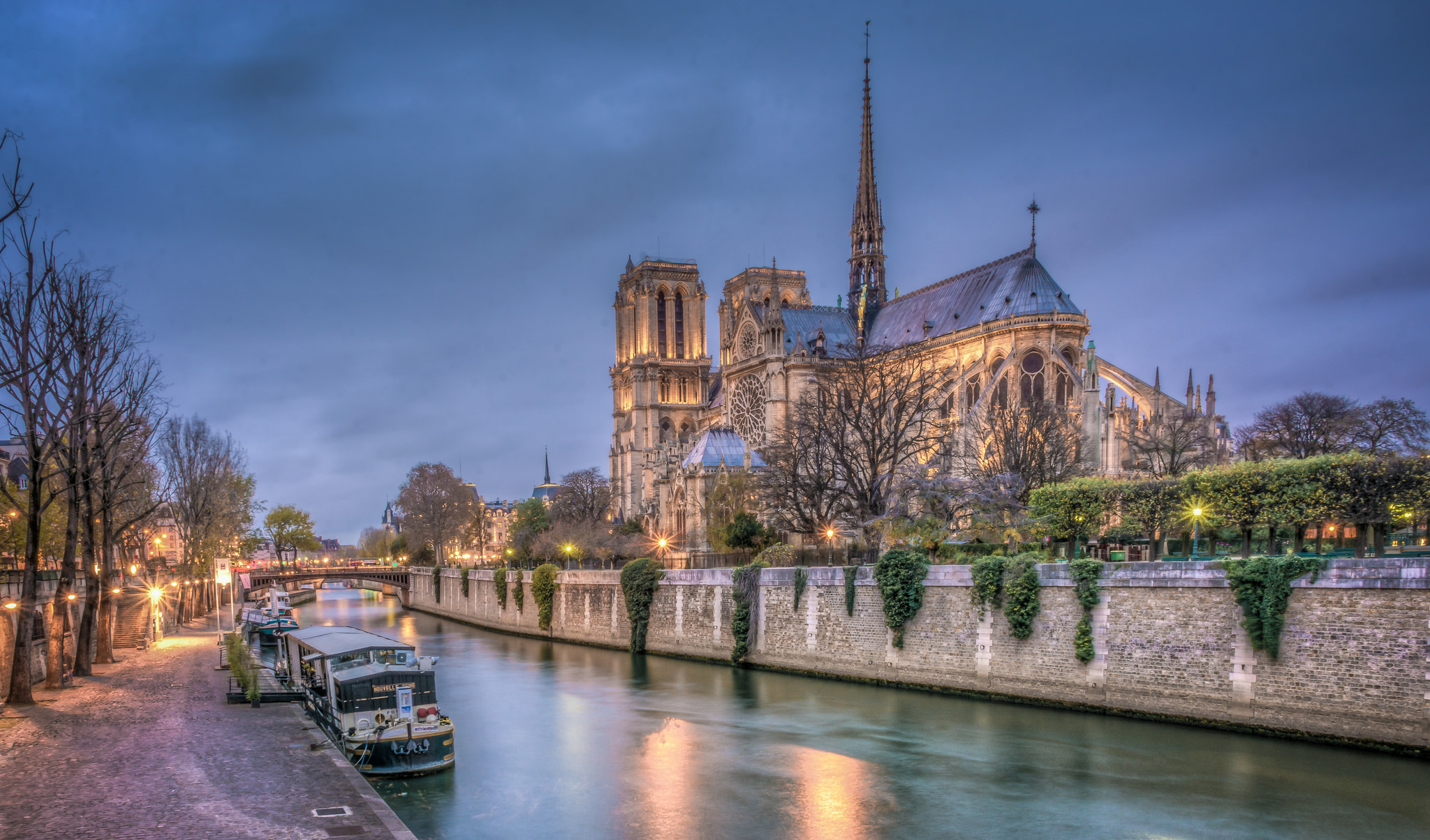 Wallpapers Notre dame cathedral boats Notre Dame de Paris on the desktop