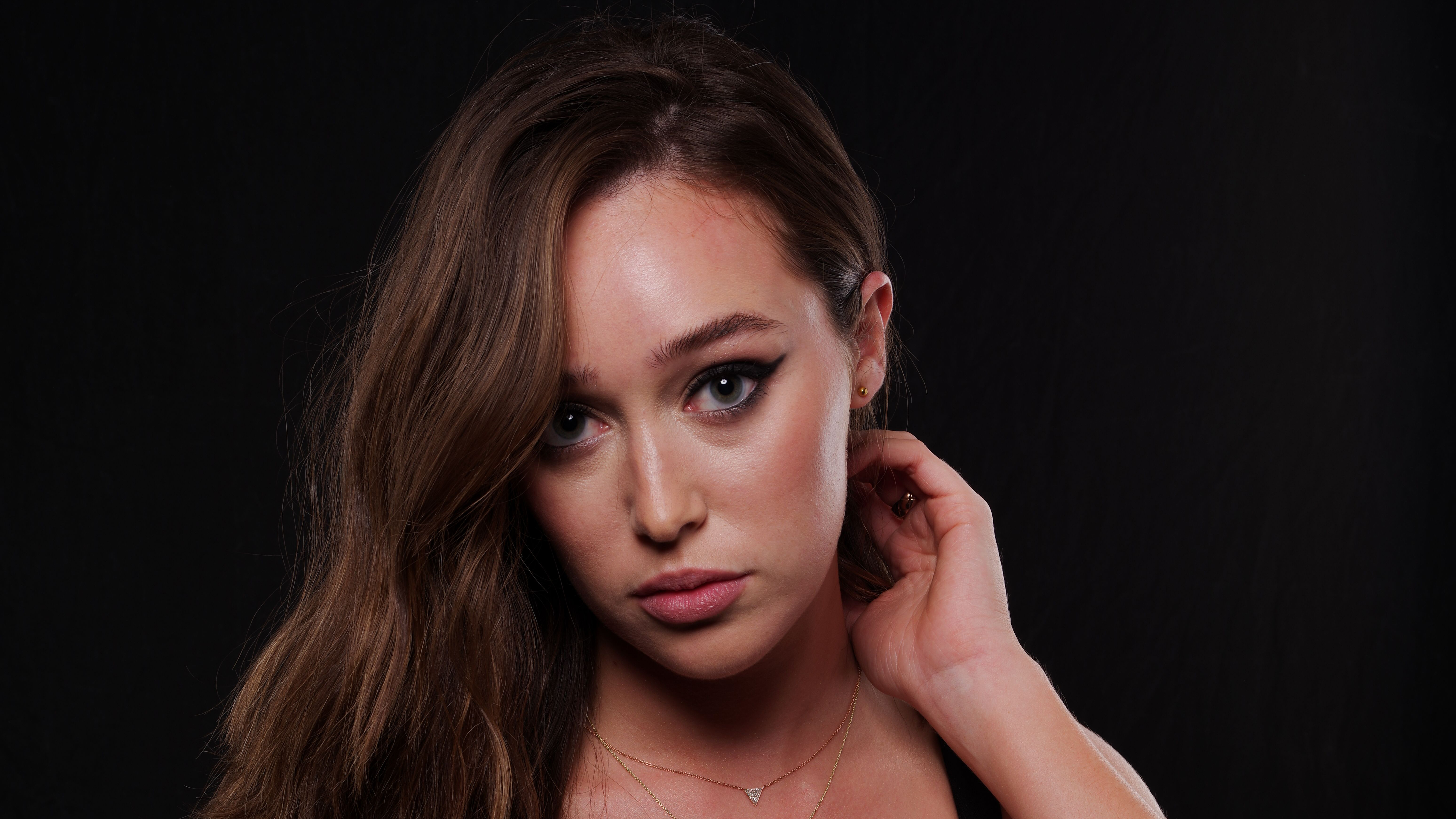 Free photo Alisha Debnam Carey in makeup on a black background