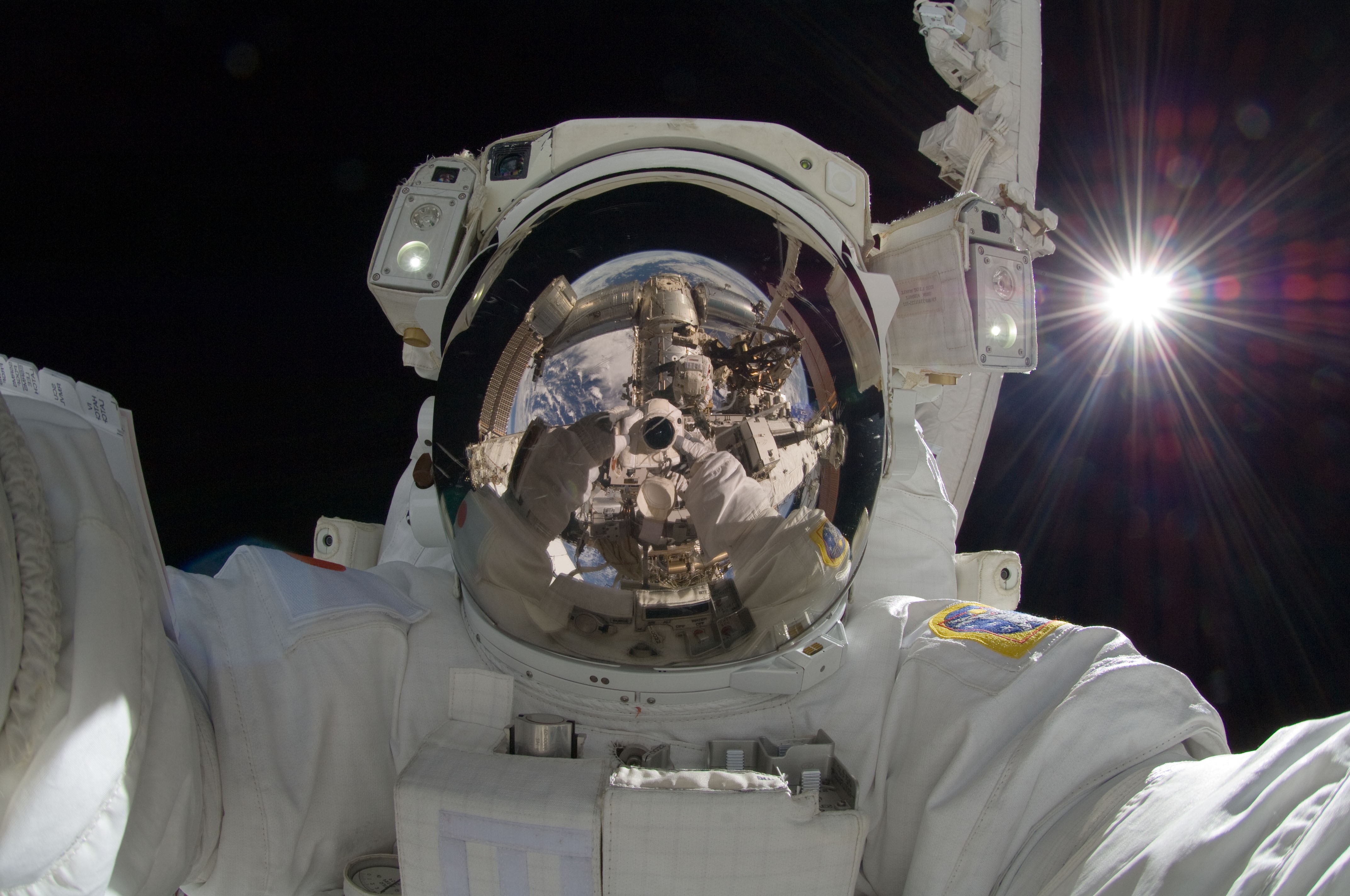 Wallpapers astronaut reflection selfies on the desktop