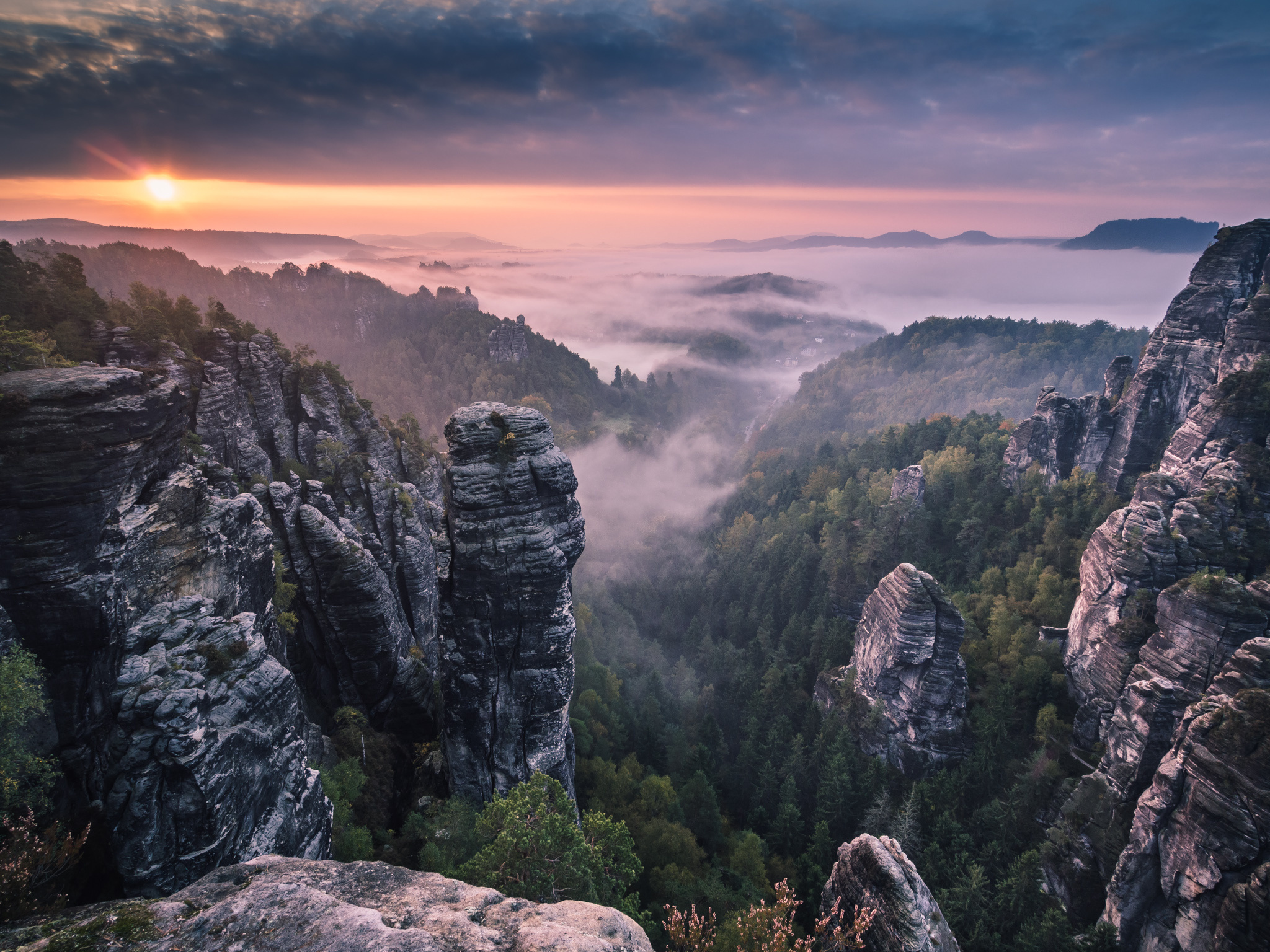 Free photo Beautiful scenery from above at sunset