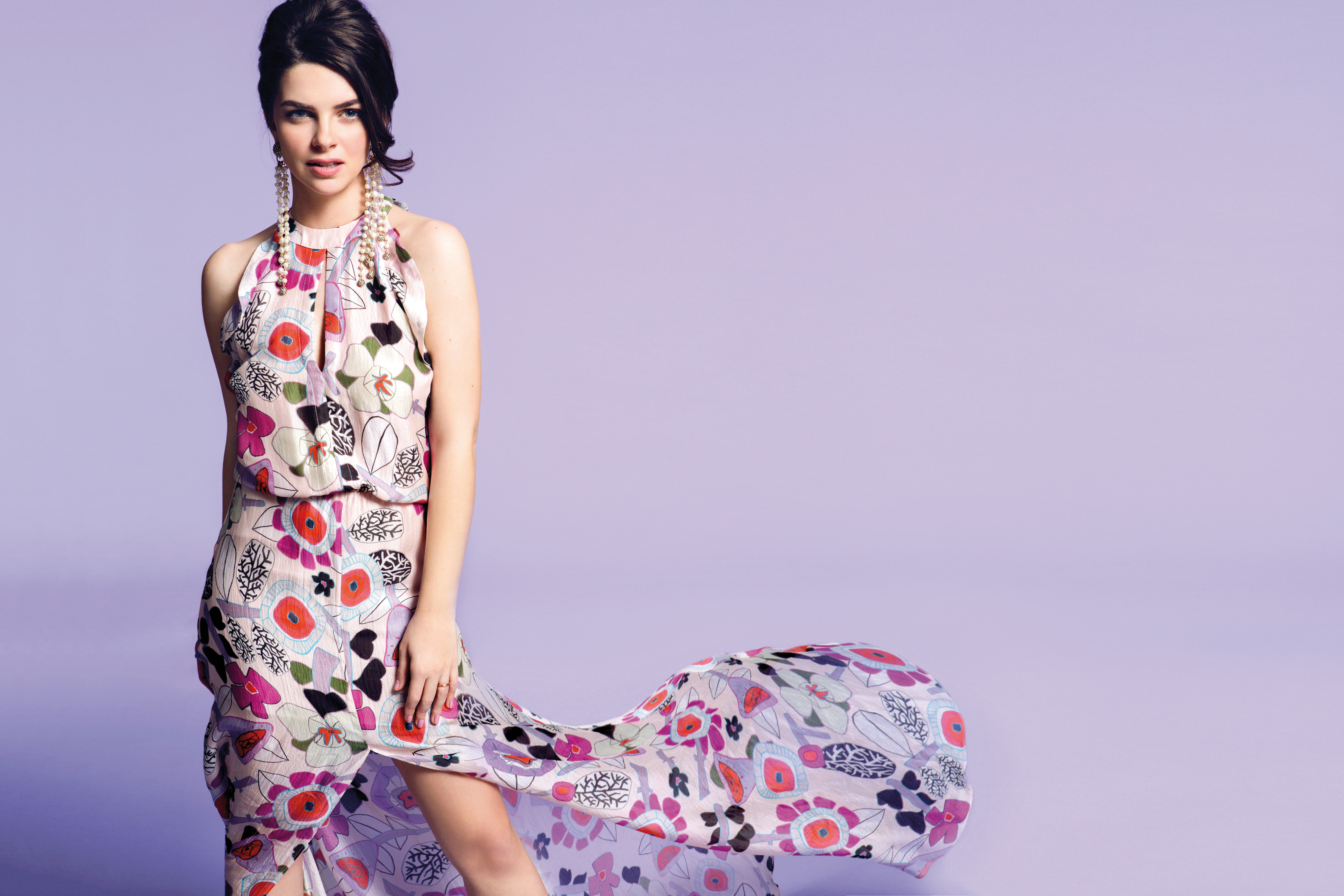 Wallpapers pelin karahan girls model on the desktop