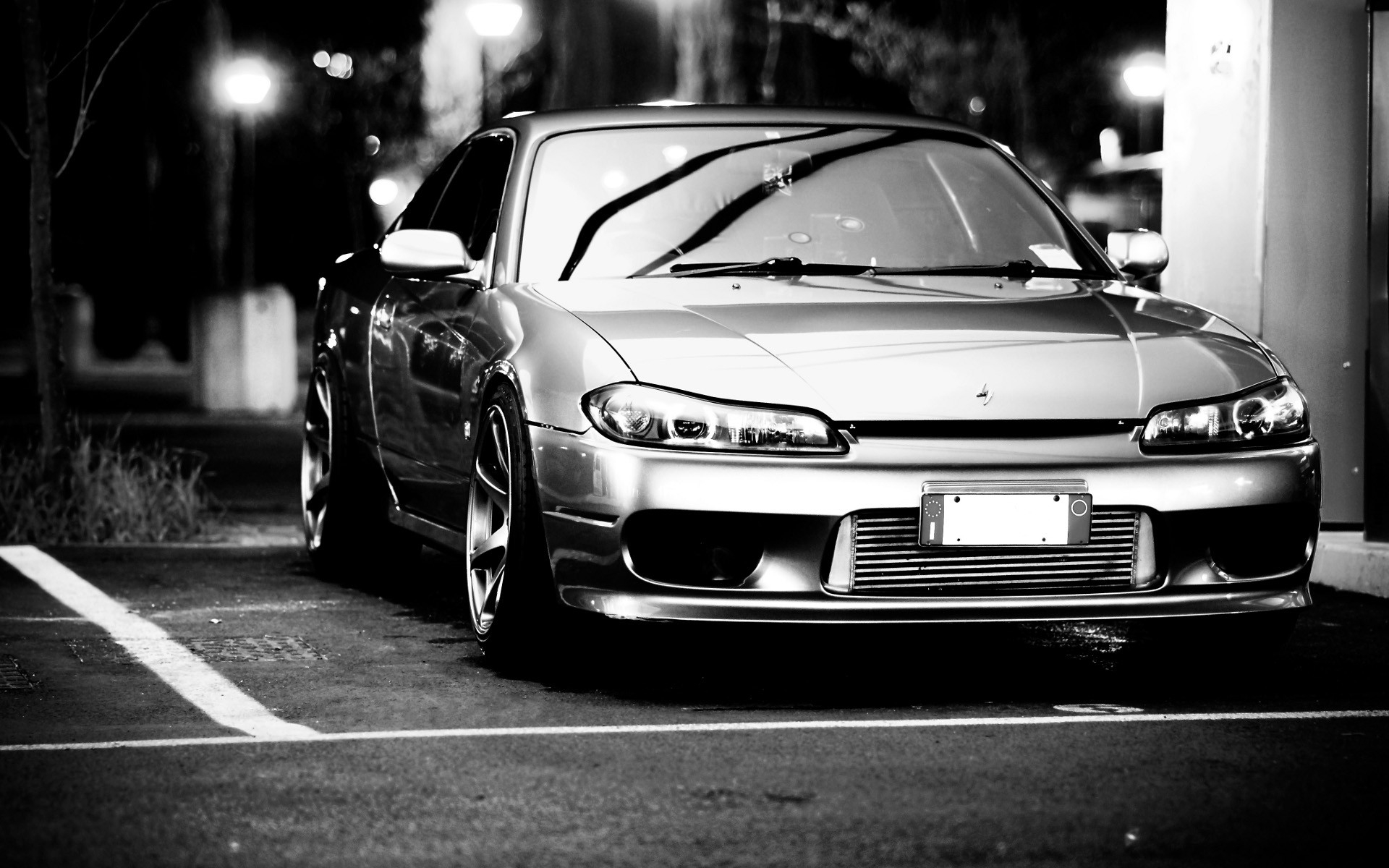 Free photo Nissan silvia s15 in monochrome photo