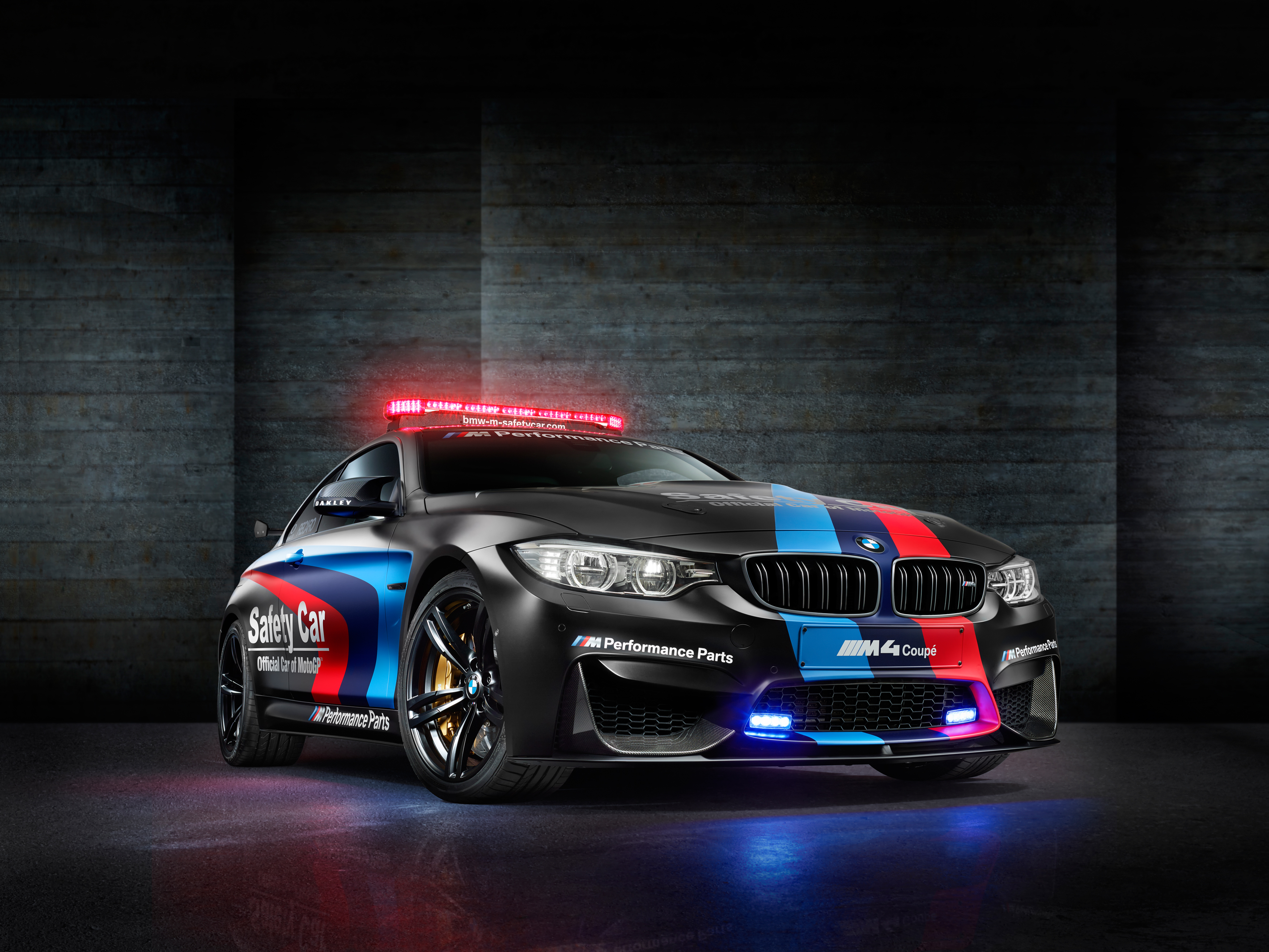 下载照片2015，BMW M4汽车安全轿跑车