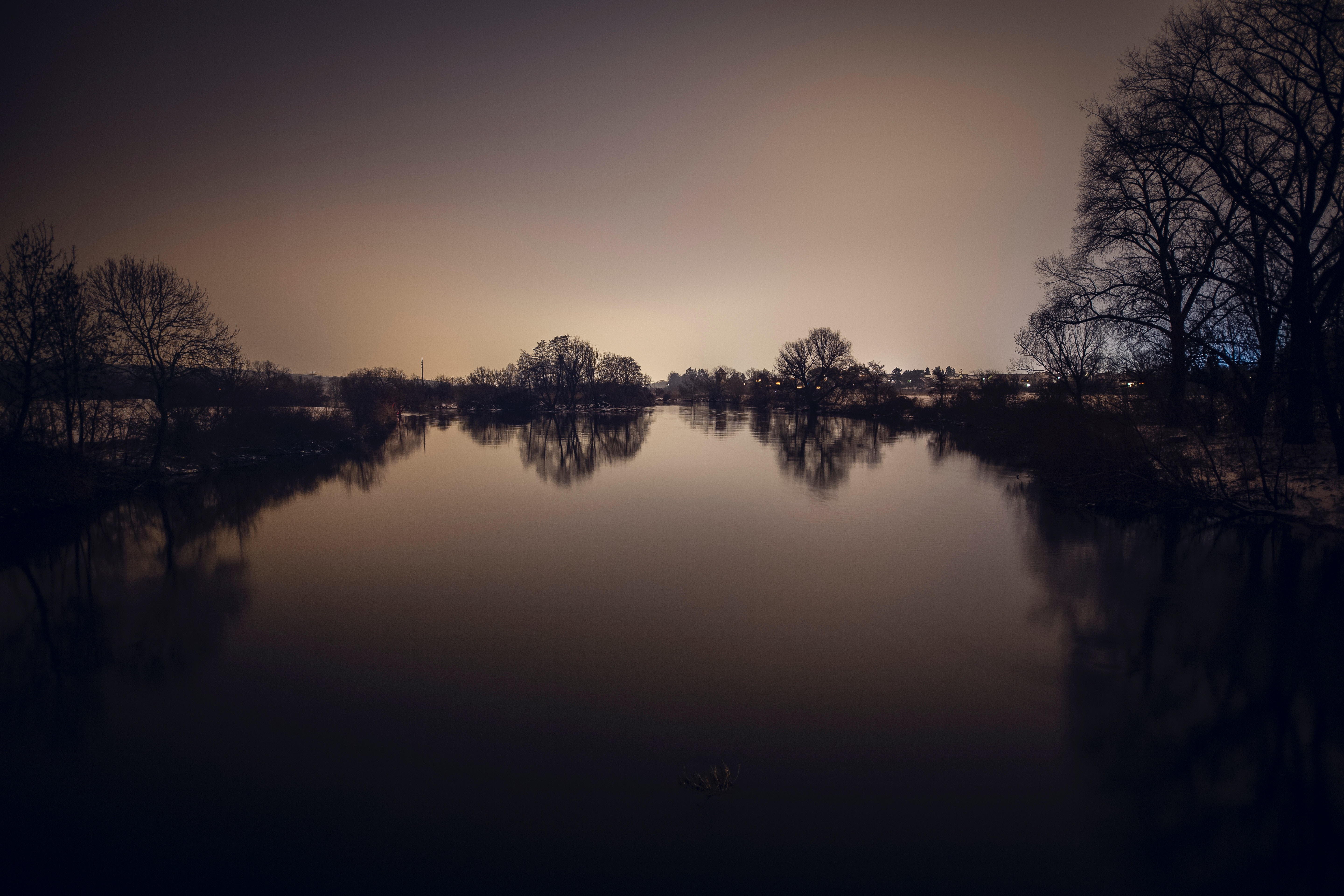 Free photo Dark Evening by the Lake