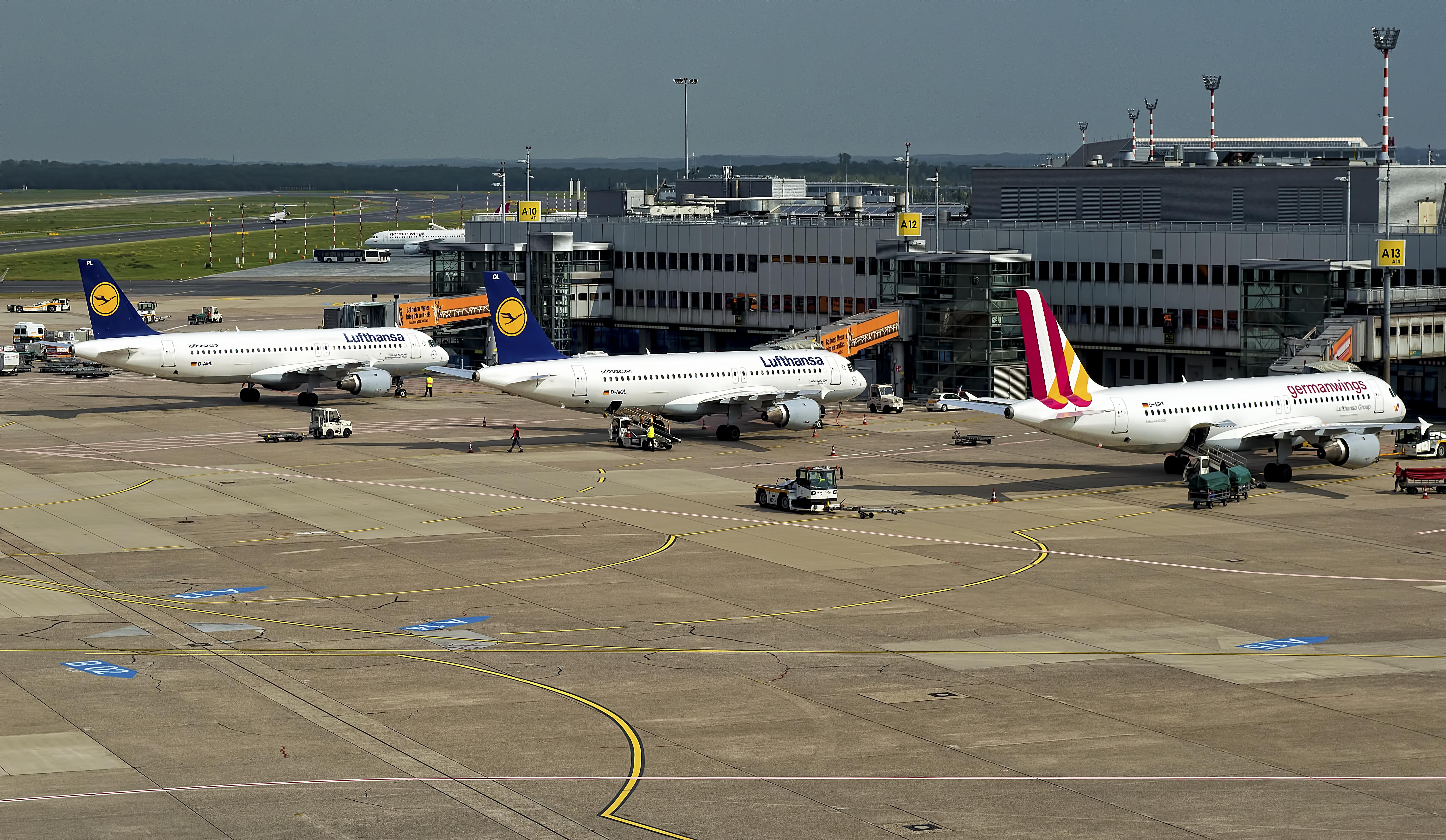 Обои аэропорт самолеты международных на рабочий стол