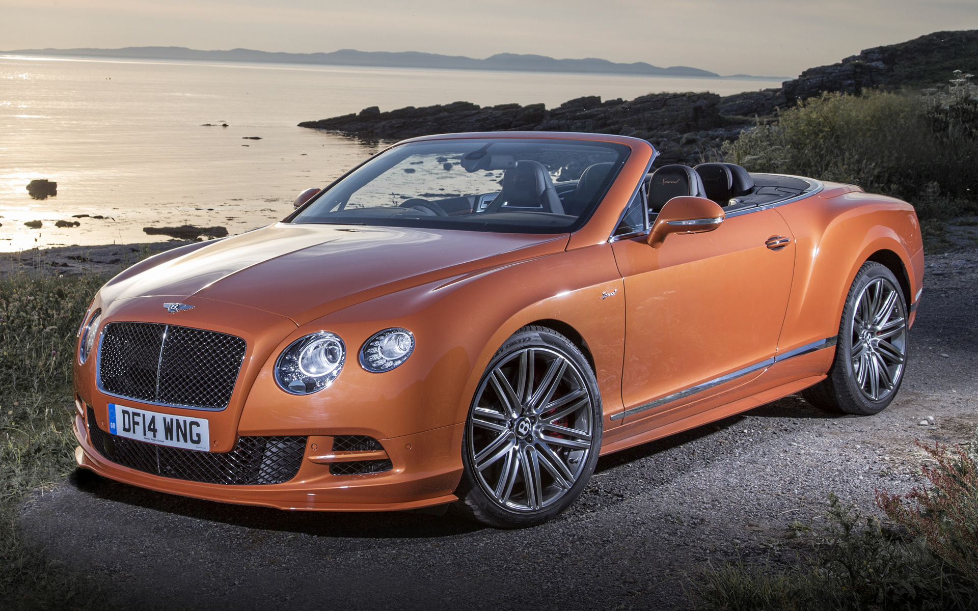 Free photo Bentley continental gt speed convertible.